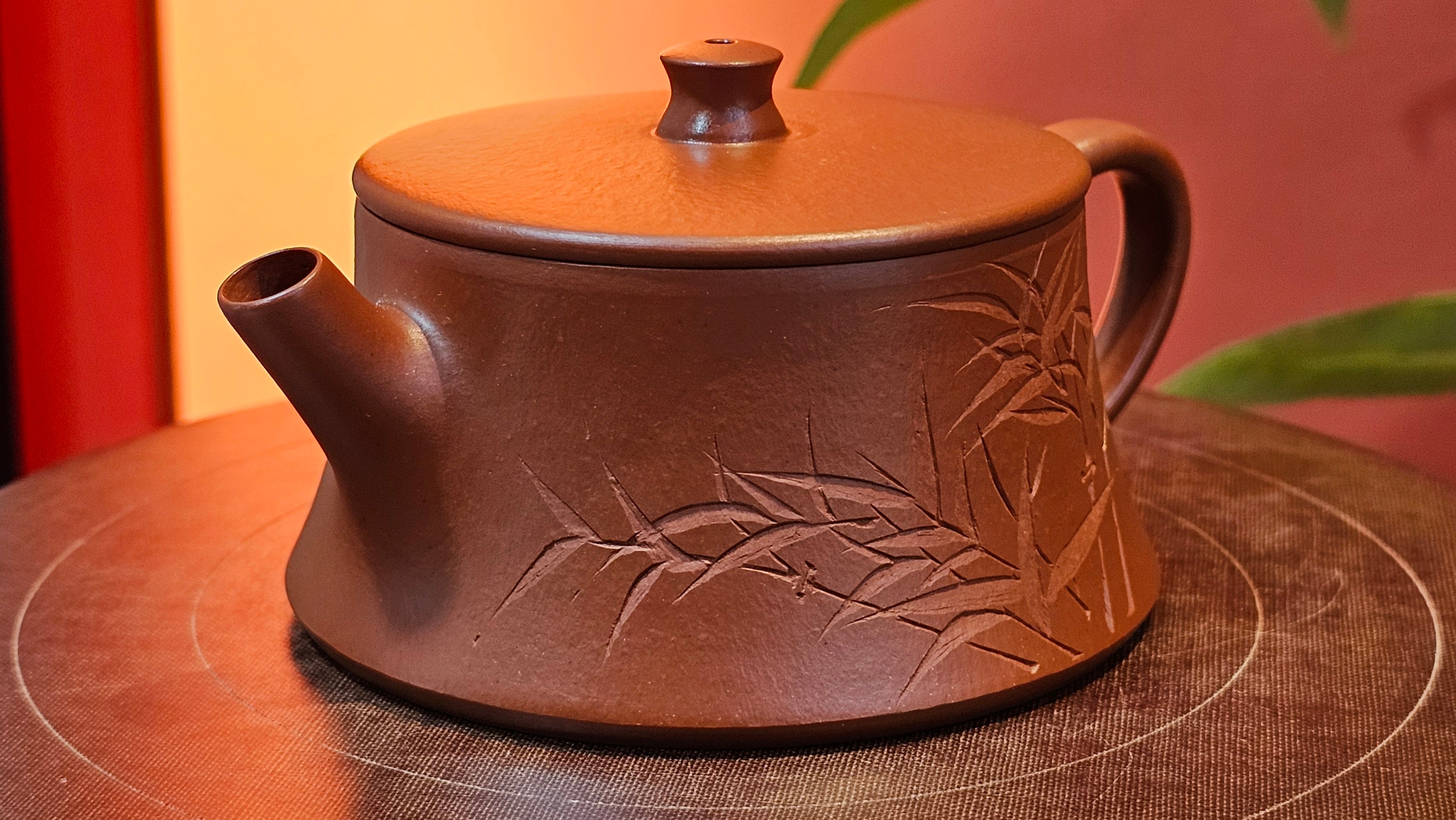 Yun Zhu 云柱 "Pillar of the Heavens", 138.7ml, Xiao Mei Yao Zhu Ni 小煤窑朱泥, by our Collaborative Craftsman Wang Hui ~ "劲竹凌风" & Bamboo Engraving by Craftsman Yi De Shu ~ Congratulations to Mr J.G.!2339hrs 4th August 2025, Bellevue Hill, Australia🇦🇺!