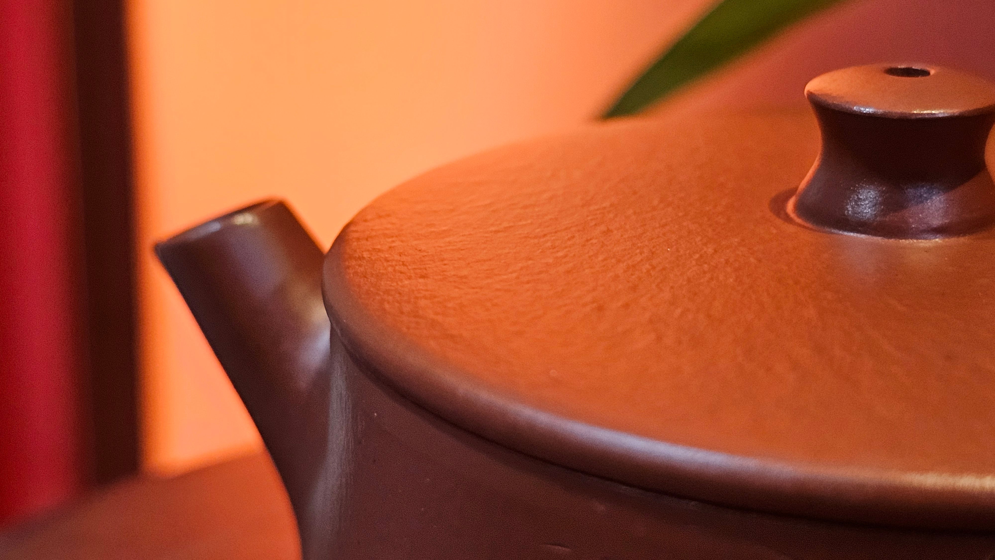 Yun Zhu 云柱 "Pillar of the Heavens", 138.7ml, Xiao Mei Yao Zhu Ni 小煤窑朱泥, by our Collaborative Craftsman Wang Hui ~ "劲竹凌风" & Bamboo Engraving by Craftsman Yi De Shu ~ Congratulations to Mr J.G.!2339hrs 4th August 2025, Bellevue Hill, Australia🇦🇺!