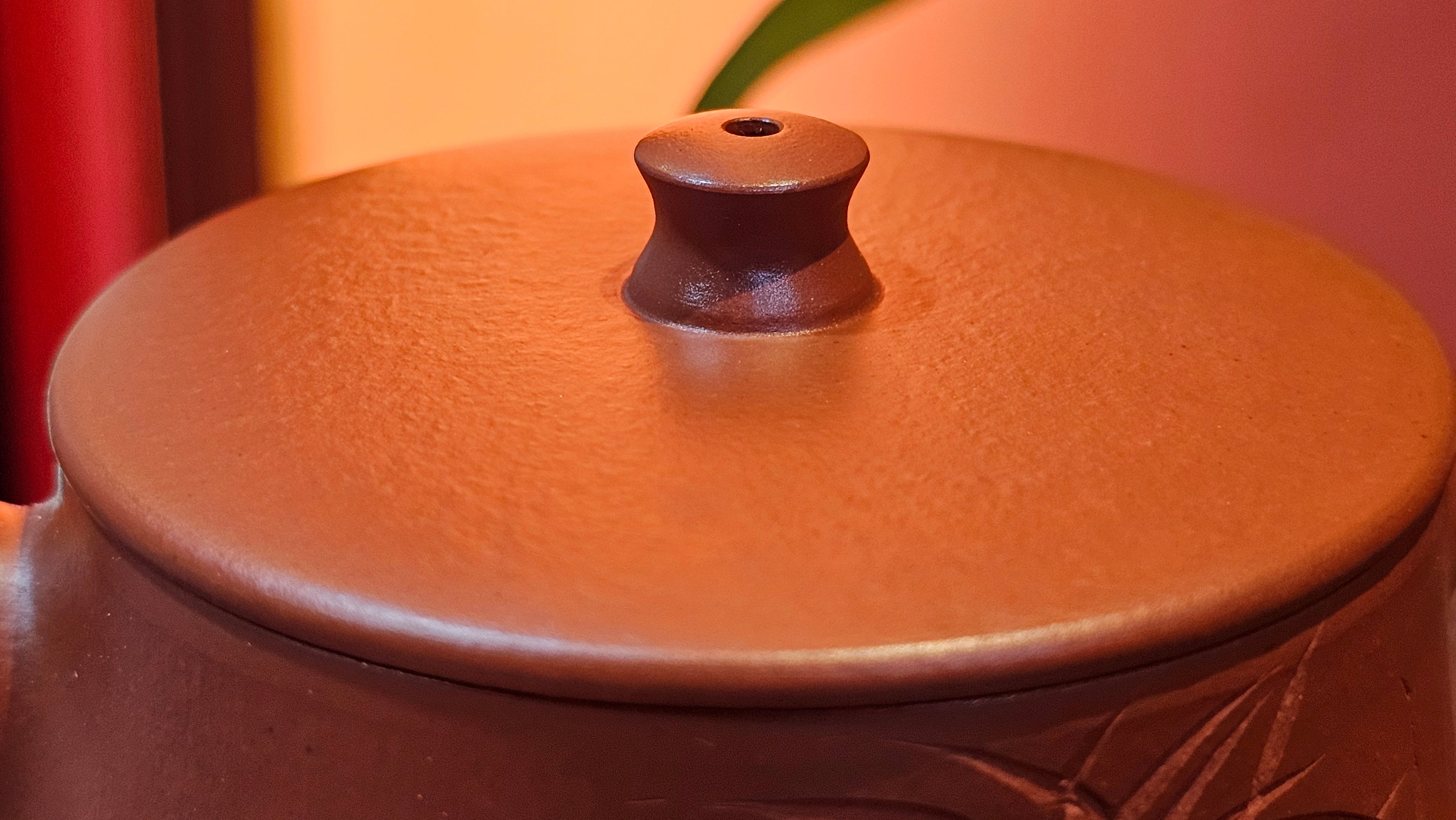 Yun Zhu 云柱 "Pillar of the Heavens", 138.7ml, Xiao Mei Yao Zhu Ni 小煤窑朱泥, by our Collaborative Craftsman Wang Hui ~ "劲竹凌风" & Bamboo Engraving by Craftsman Yi De Shu ~ Congratulations to Mr J.G.!2339hrs 4th August 2025, Bellevue Hill, Australia🇦🇺!