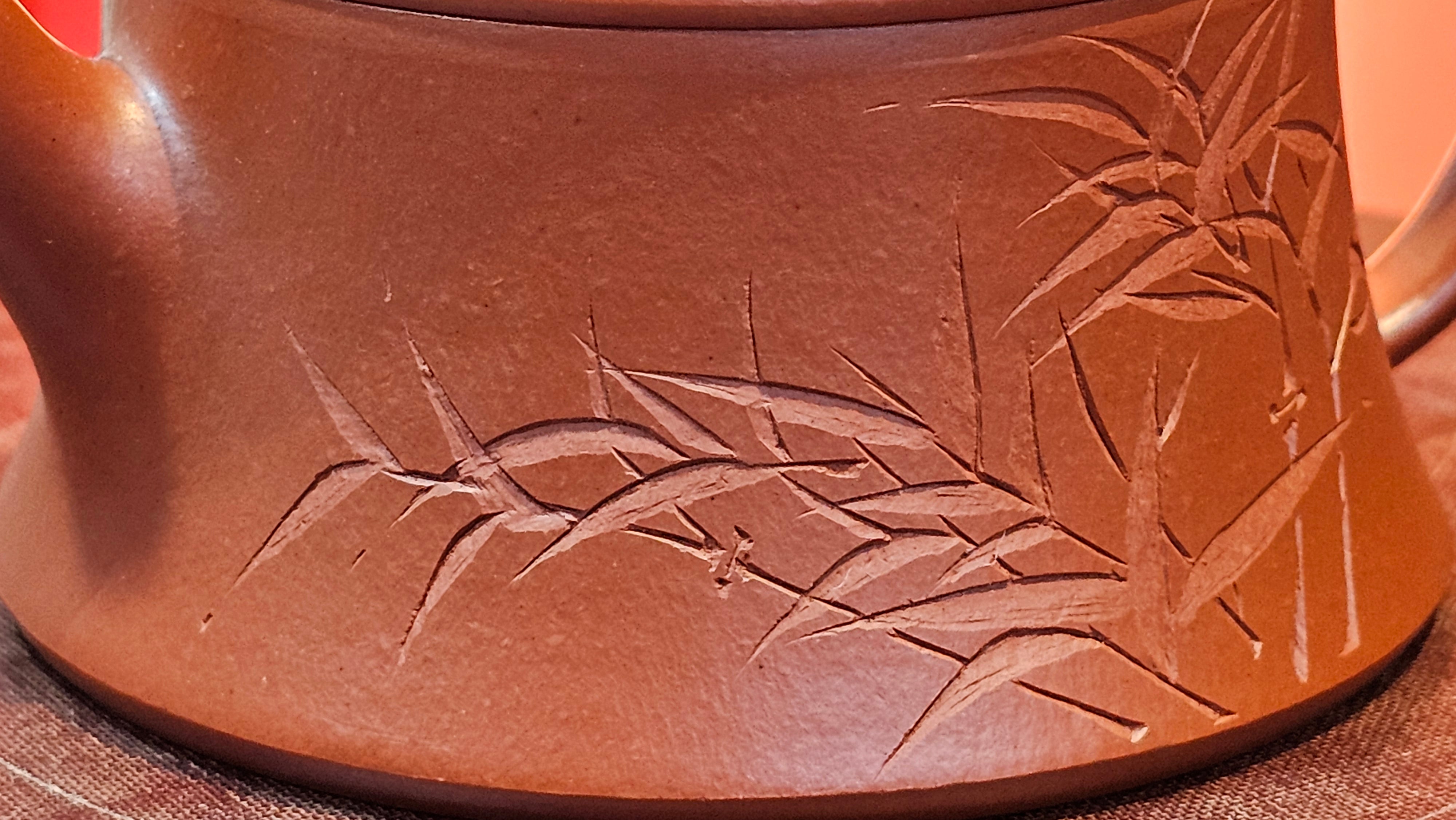 Yun Zhu 云柱 "Pillar of the Heavens", 138.7ml, Xiao Mei Yao Zhu Ni 小煤窑朱泥, by our Collaborative Craftsman Wang Hui ~ "劲竹凌风" & Bamboo Engraving by Craftsman Yi De Shu ~ Congratulations to Mr J.G.!2339hrs 4th August 2025, Bellevue Hill, Australia🇦🇺!