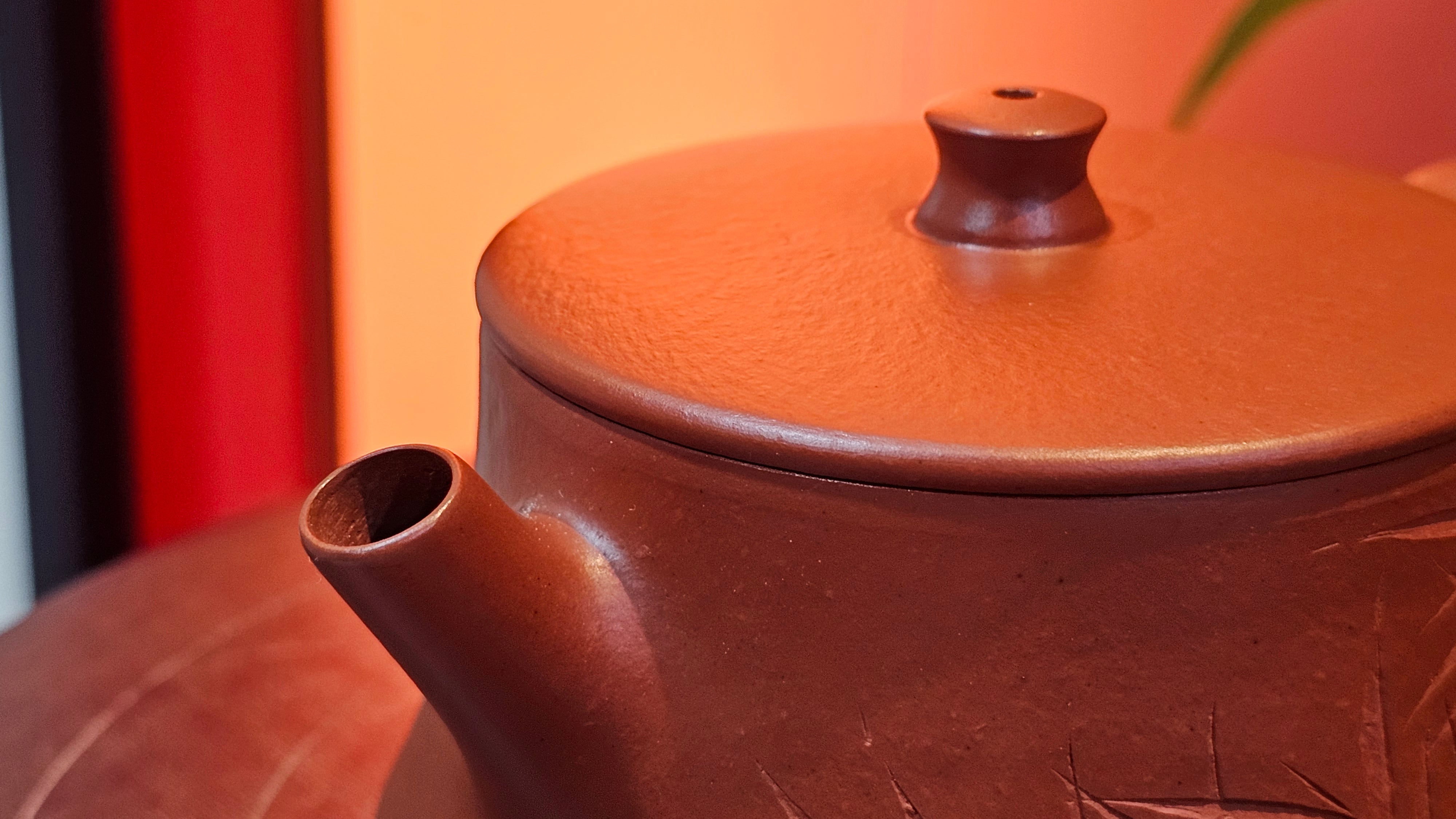 Yun Zhu 云柱 "Pillar of the Heavens", 138.7ml, Xiao Mei Yao Zhu Ni 小煤窑朱泥, by our Collaborative Craftsman Wang Hui ~ "劲竹凌风" & Bamboo Engraving by Craftsman Yi De Shu ~ Congratulations to Mr J.G.!2339hrs 4th August 2025, Bellevue Hill, Australia🇦🇺!