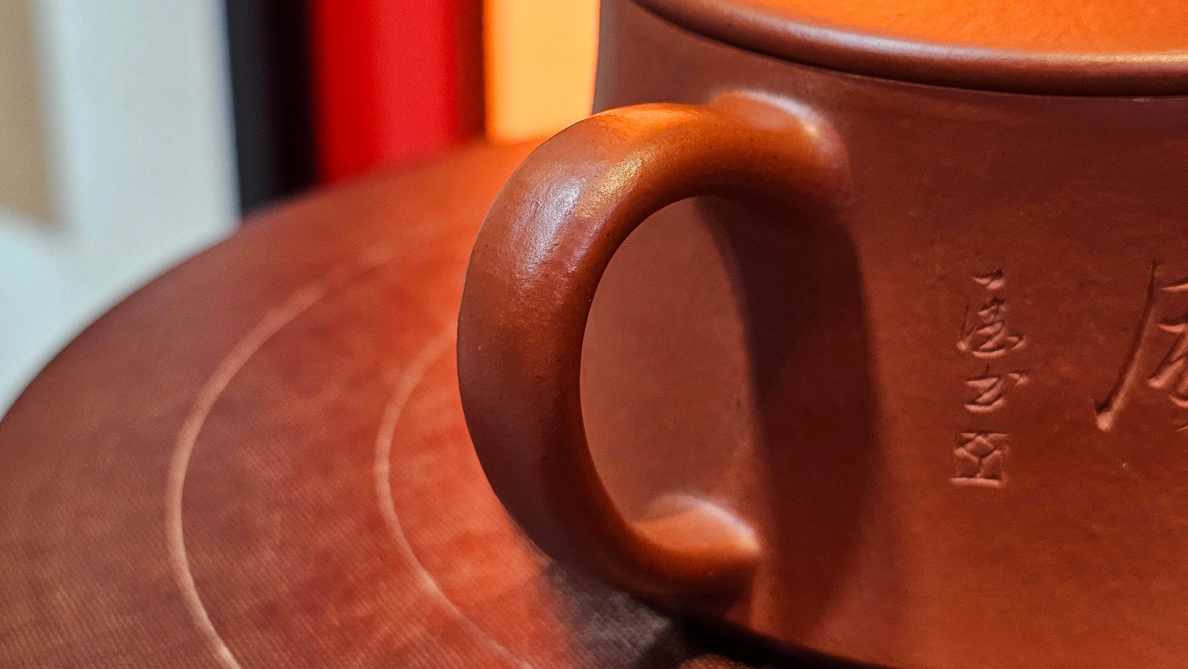 Yun Zhu 云柱 "Pillar of the Heavens", 138.7ml, Xiao Mei Yao Zhu Ni 小煤窑朱泥, by our Collaborative Craftsman Wang Hui ~ "劲竹凌风" & Bamboo Engraving by Craftsman Yi De Shu ~ Congratulations to Mr J.G.!2339hrs 4th August 2025, Bellevue Hill, Australia🇦🇺!