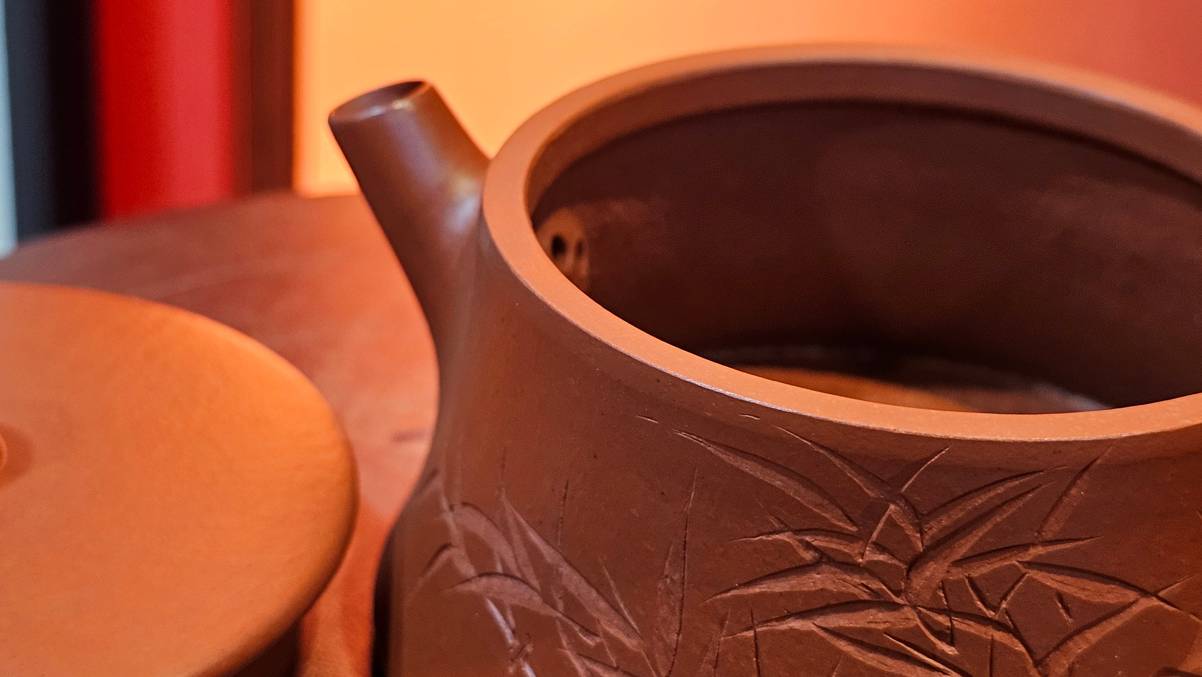 Yun Zhu 云柱 "Pillar of the Heavens", 138.7ml, Xiao Mei Yao Zhu Ni 小煤窑朱泥, by our Collaborative Craftsman Wang Hui ~ "劲竹凌风" & Bamboo Engraving by Craftsman Yi De Shu ~ Congratulations to Mr J.G.!2339hrs 4th August 2025, Bellevue Hill, Australia🇦🇺!