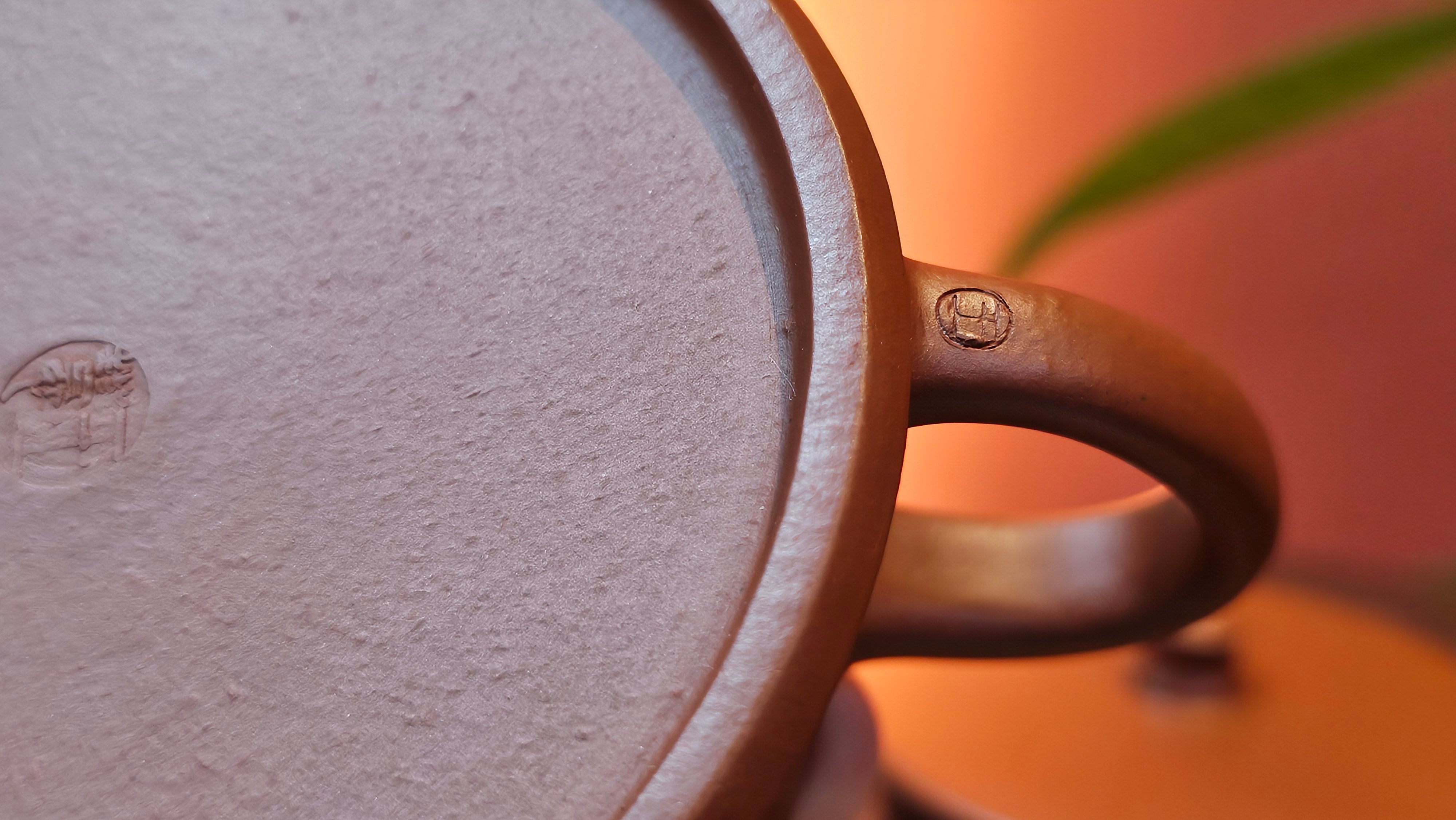 Yun Zhu 云柱 "Pillar of the Heavens", 138.7ml, Xiao Mei Yao Zhu Ni 小煤窑朱泥, by our Collaborative Craftsman Wang Hui ~ "劲竹凌风" & Bamboo Engraving by Craftsman Yi De Shu ~ Congratulations to Mr J.G.!2339hrs 4th August 2025, Bellevue Hill, Australia🇦🇺!