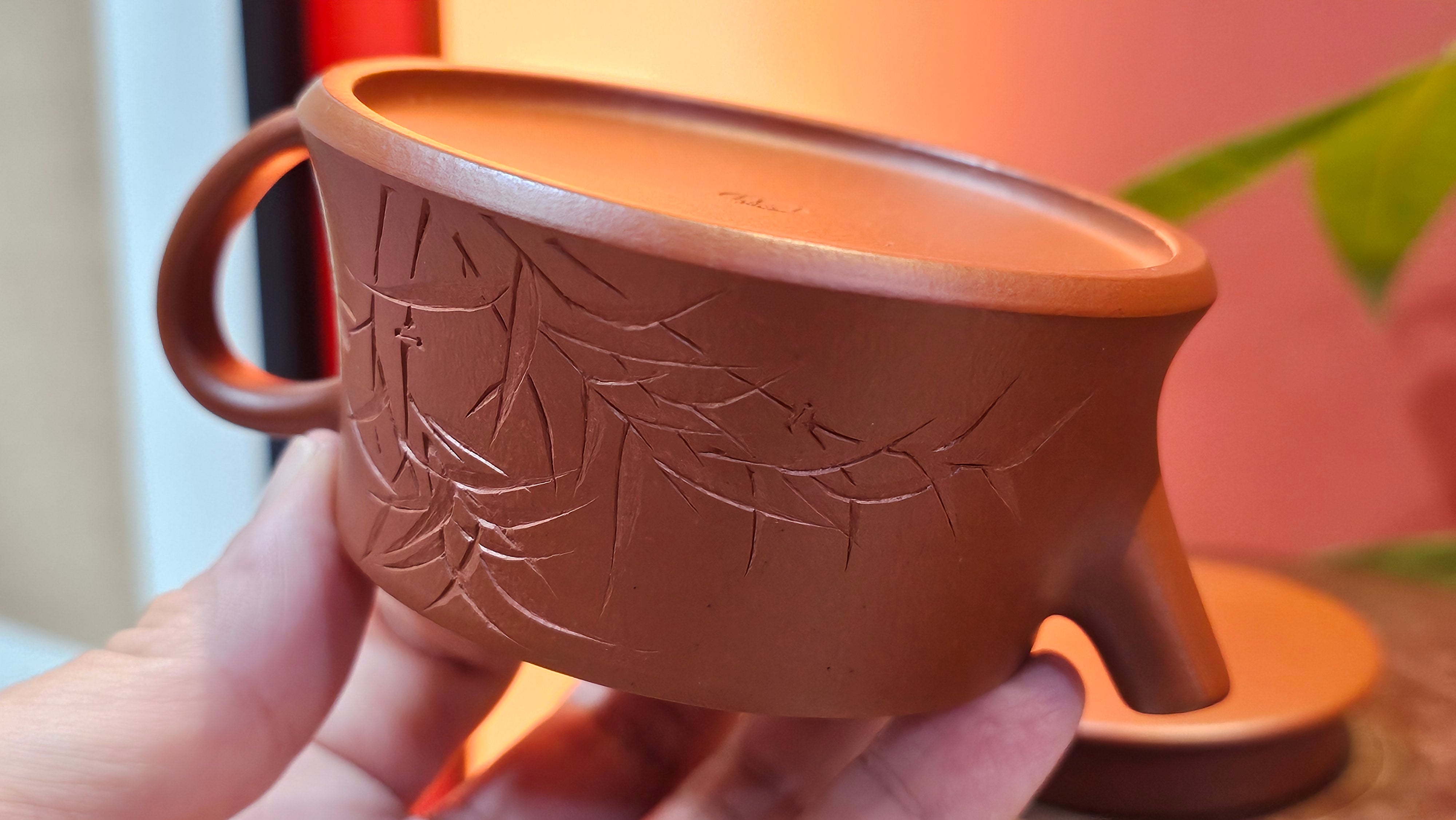 Yun Zhu 云柱 "Pillar of the Heavens", 138.7ml, Xiao Mei Yao Zhu Ni 小煤窑朱泥, by our Collaborative Craftsman Wang Hui ~ "劲竹凌风" & Bamboo Engraving by Craftsman Yi De Shu ~ Congratulations to Mr J.G.!2339hrs 4th August 2025, Bellevue Hill, Australia🇦🇺!