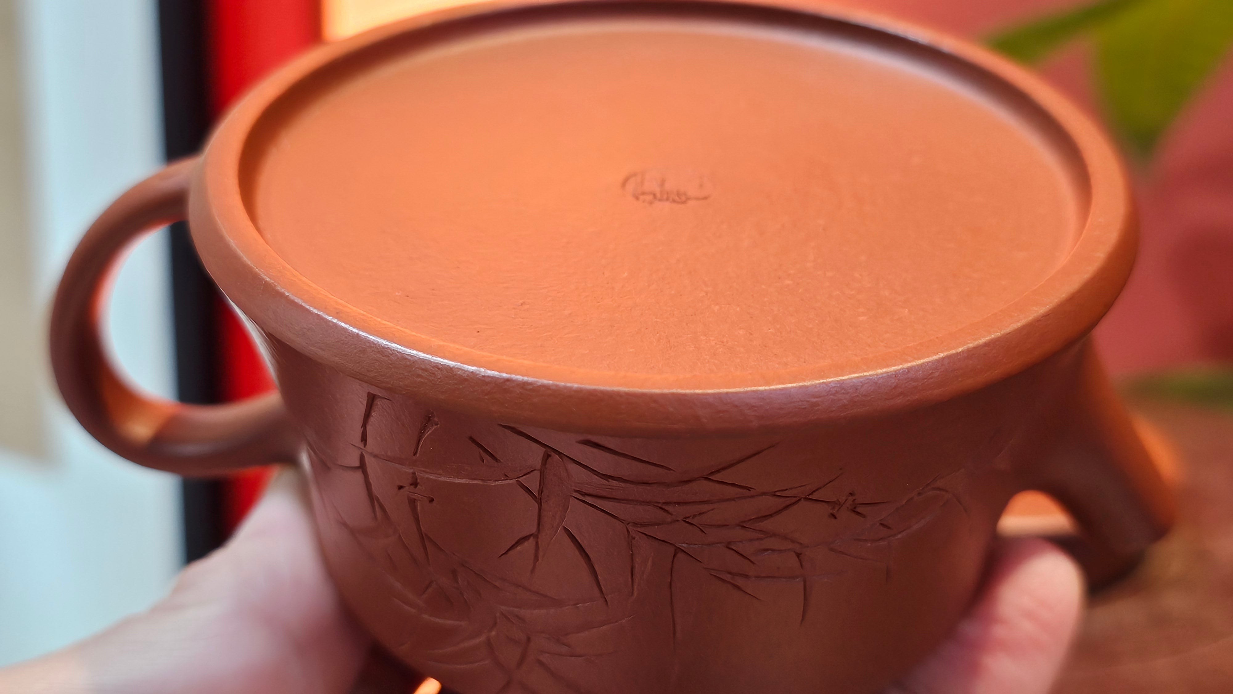 Yun Zhu 云柱 "Pillar of the Heavens", 138.7ml, Xiao Mei Yao Zhu Ni 小煤窑朱泥, by our Collaborative Craftsman Wang Hui ~ "劲竹凌风" & Bamboo Engraving by Craftsman Yi De Shu ~ Congratulations to Mr J.G.!2339hrs 4th August 2025, Bellevue Hill, Australia🇦🇺!