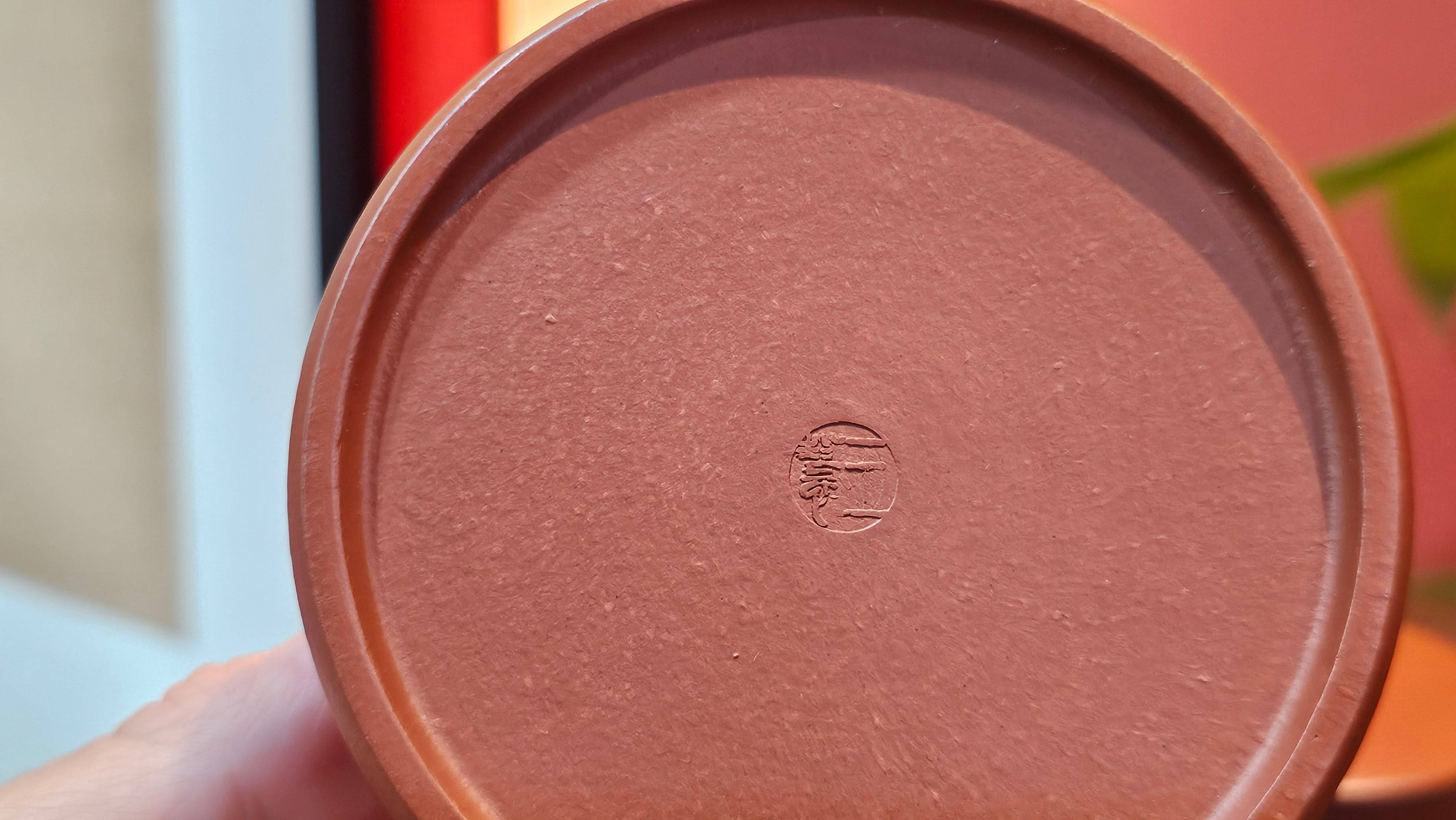 Yun Zhu 云柱 "Pillar of the Heavens", 138.7ml, Xiao Mei Yao Zhu Ni 小煤窑朱泥, by our Collaborative Craftsman Wang Hui ~ "劲竹凌风" & Bamboo Engraving by Craftsman Yi De Shu ~ Congratulations to Mr J.G.!2339hrs 4th August 2025, Bellevue Hill, Australia🇦🇺!