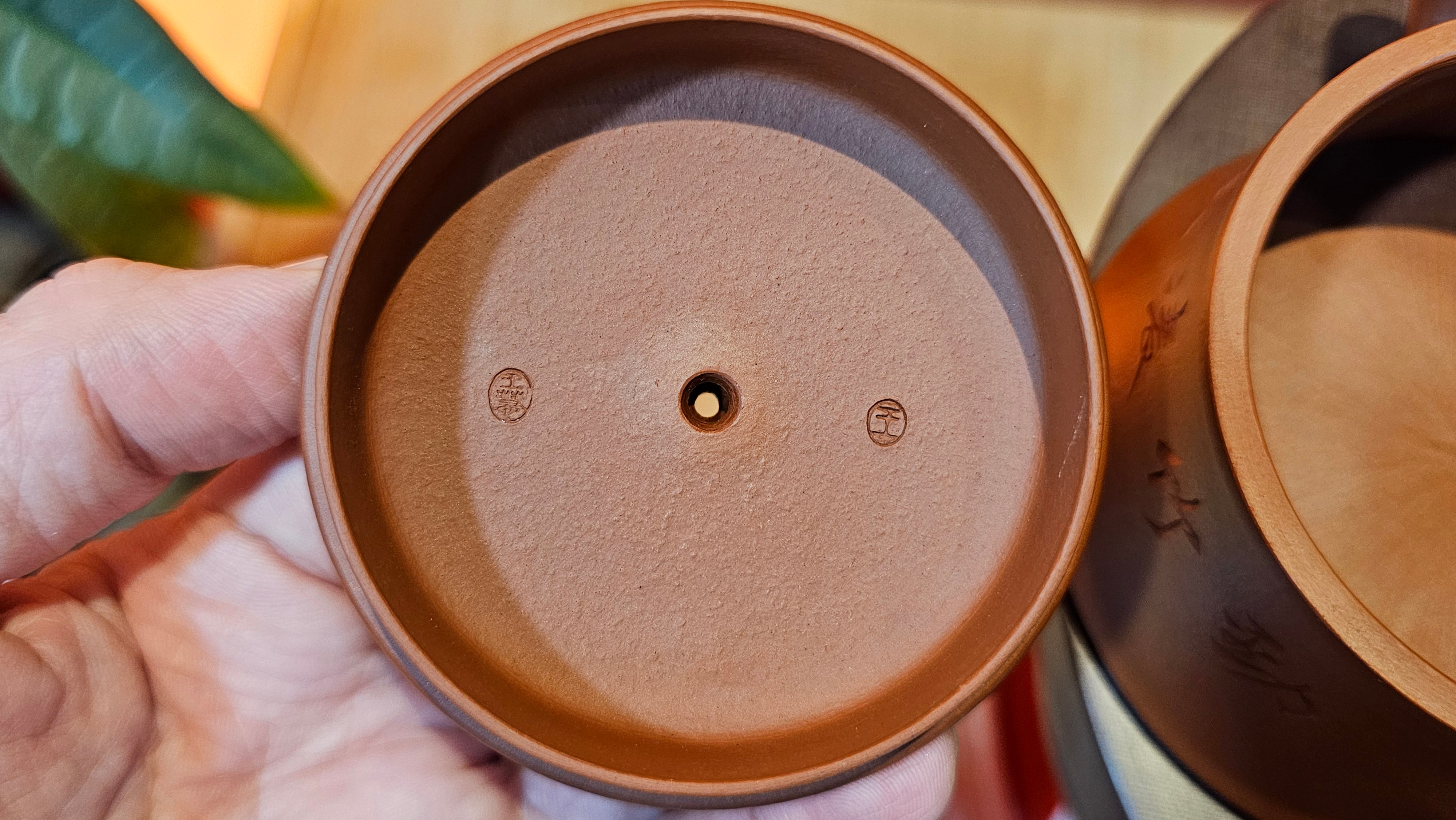 Yun Zhu 云柱 "Pillar of the Heavens", 138.7ml, Xiao Mei Yao Zhu Ni 小煤窑朱泥, by our Collaborative Craftsman Wang Hui ~ "劲竹凌风" & Bamboo Engraving by Craftsman Yi De Shu ~ Congratulations to Mr J.G.!2339hrs 4th August 2025, Bellevue Hill, Australia🇦🇺!