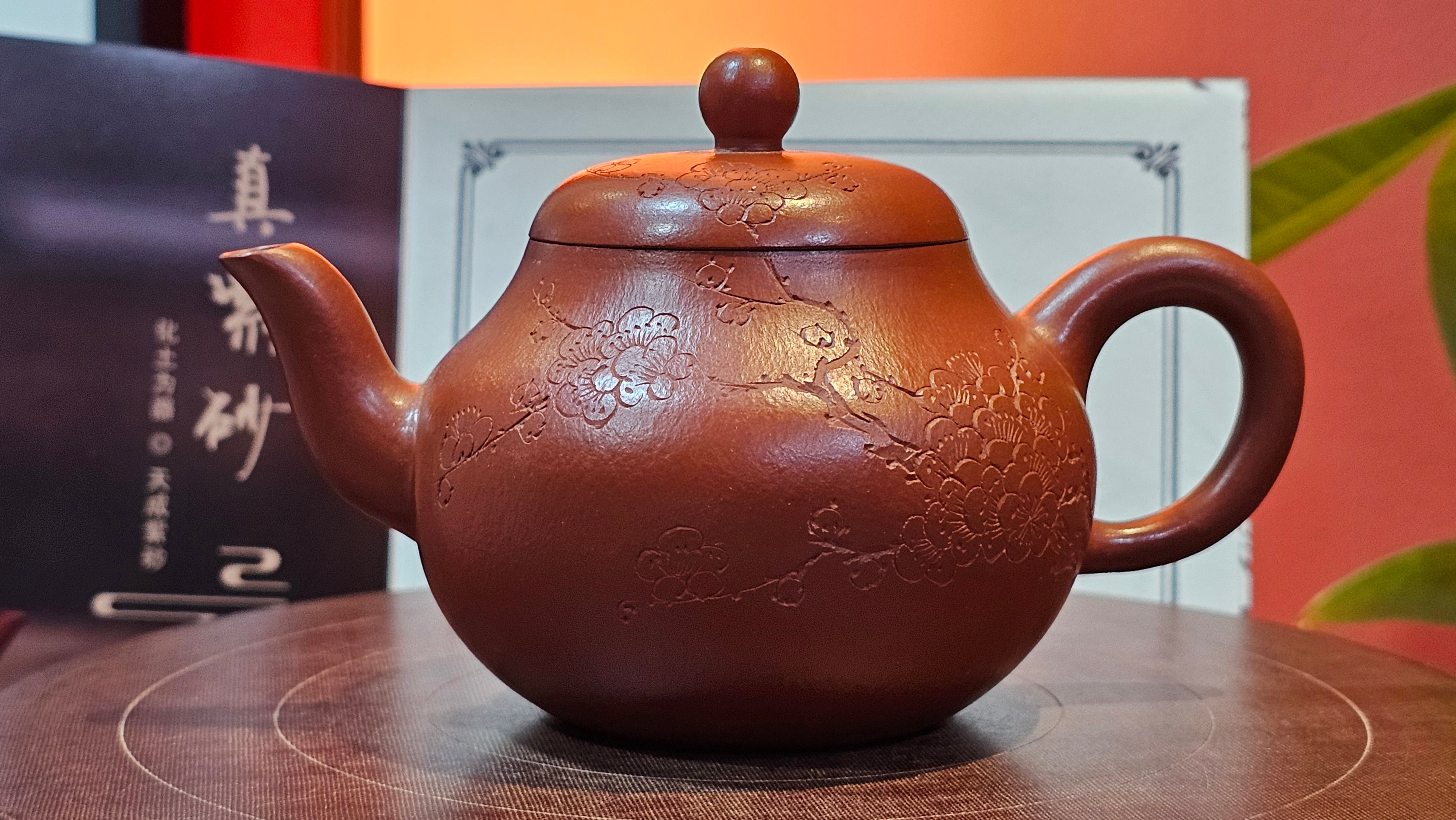 Li Xing 梨形, 177.5ml, Xiao Mei Yao Zhu Ni 小煤窑朱泥 by our Collaborative Craftsman Zhai Yi Yao 翟一耀, 梅花刻绘, Engraving of Plum Blossoms and Calligraphy, by Craftsman Yi De Shu 一德书 ~ Congratulations to!Mr A.K., 1226hrs 4th August 2025, Jabłonna! Poland🇵🇱.