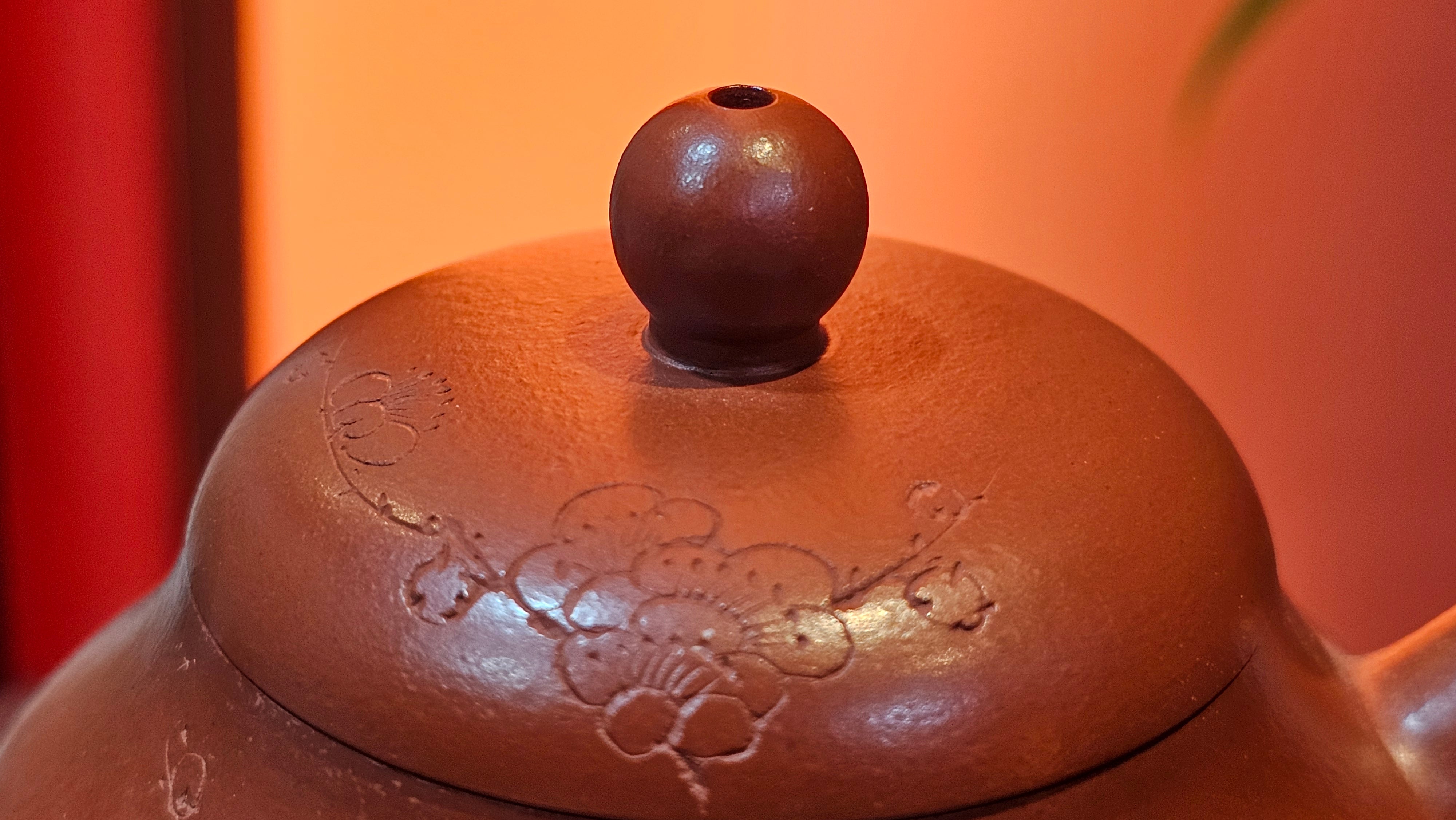 Li Xing 梨形, 177.5ml, Xiao Mei Yao Zhu Ni 小煤窑朱泥 by our Collaborative Craftsman Zhai Yi Yao 翟一耀, 梅花刻绘, Engraving of Plum Blossoms and Calligraphy, by Craftsman Yi De Shu 一德书 ~ Congratulations to!Mr A.K., 1226hrs 4th August 2025, Jabłonna! Poland🇵🇱.