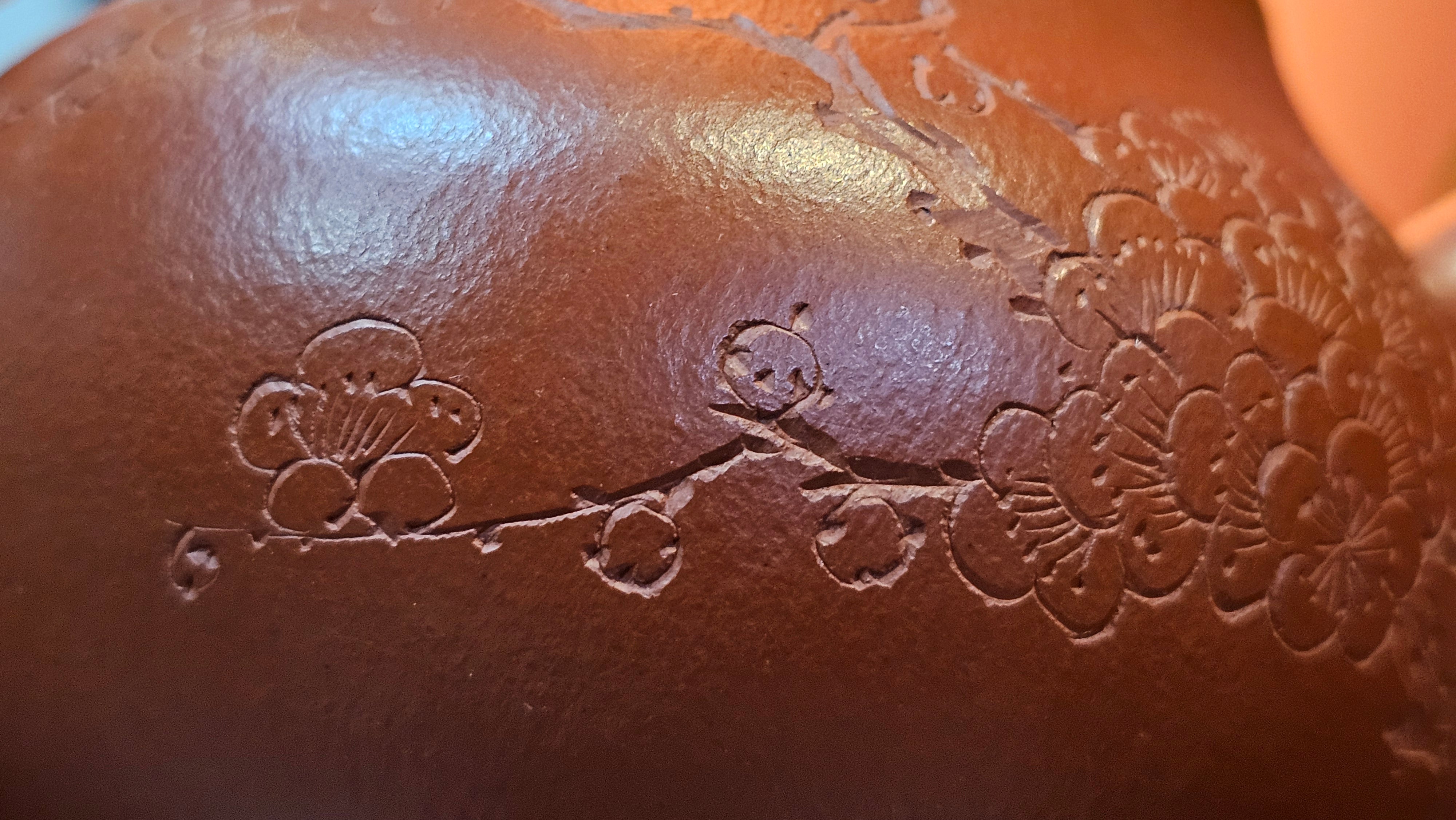 Li Xing 梨形, 177.5ml, Xiao Mei Yao Zhu Ni 小煤窑朱泥 by our Collaborative Craftsman Zhai Yi Yao 翟一耀, 梅花刻绘, Engraving of Plum Blossoms and Calligraphy, by Craftsman Yi De Shu 一德书 ~ Congratulations to!Mr A.K., 1226hrs 4th August 2025, Jabłonna! Poland🇵🇱.