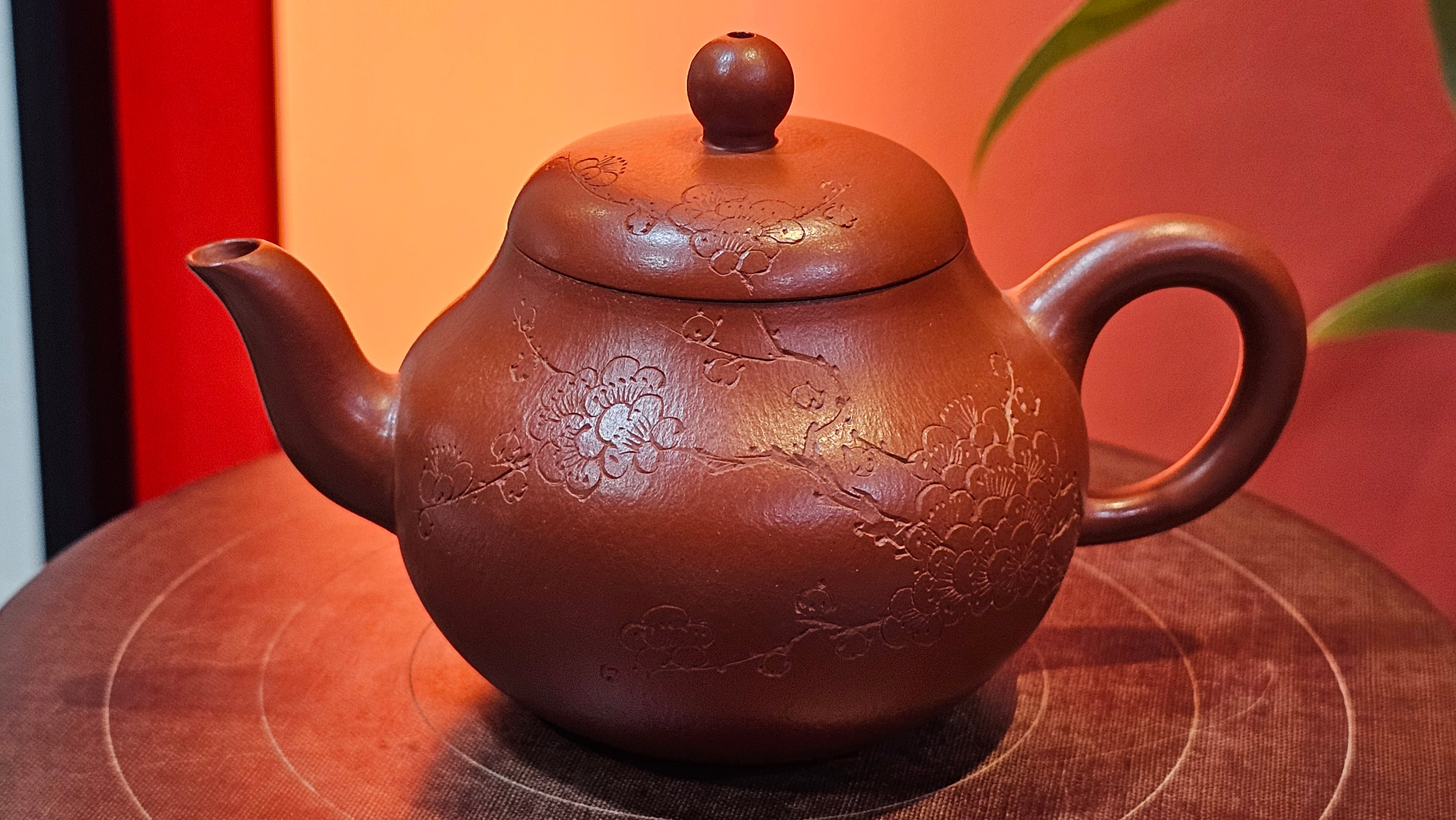 Li Xing 梨形, 177.5ml, Xiao Mei Yao Zhu Ni 小煤窑朱泥 by our Collaborative Craftsman Zhai Yi Yao 翟一耀, 梅花刻绘, Engraving of Plum Blossoms and Calligraphy, by Craftsman Yi De Shu 一德书 ~ Congratulations to!Mr A.K., 1226hrs 4th August 2025, Jabłonna! Poland🇵🇱.