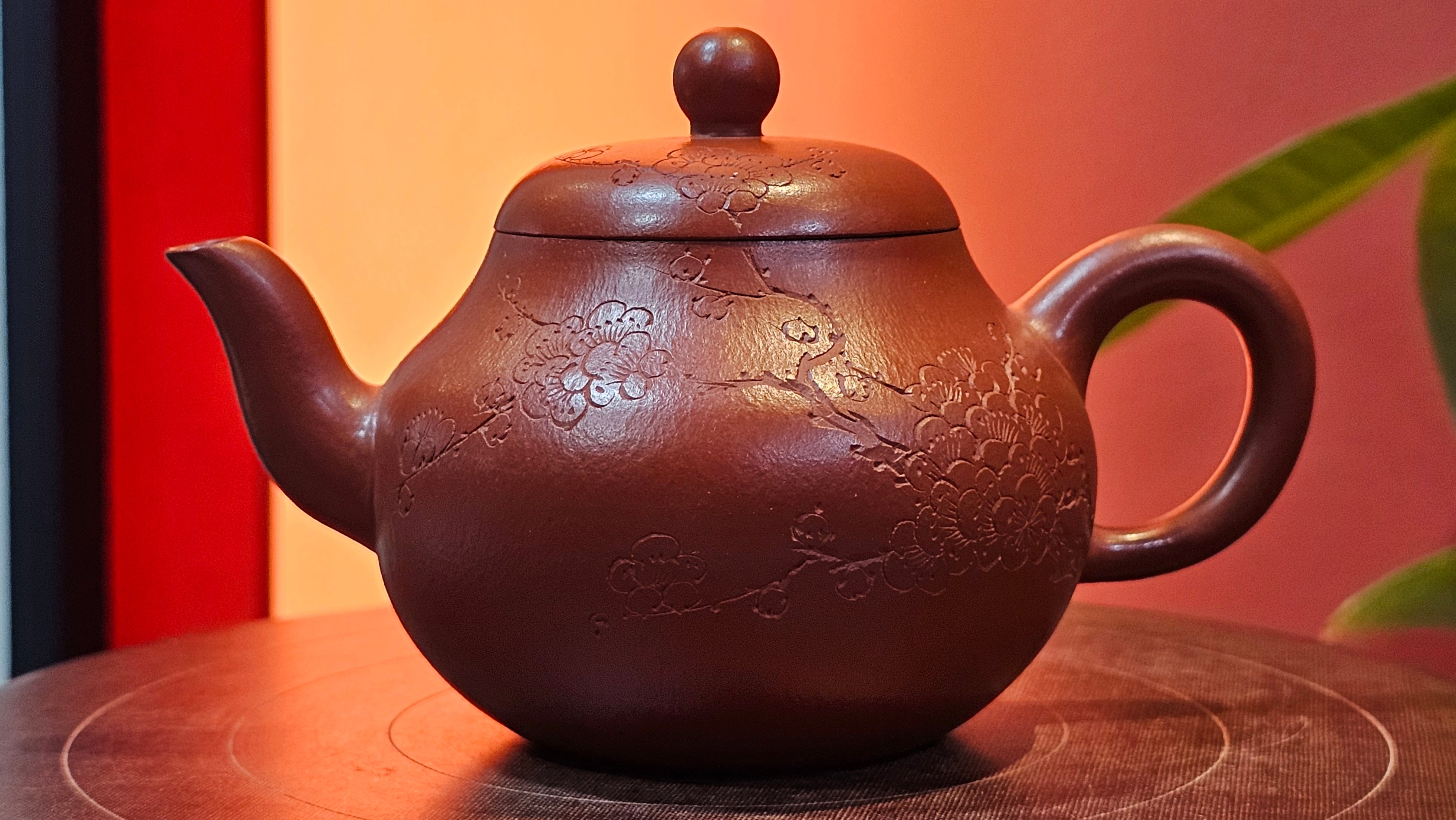 Li Xing 梨形, 177.5ml, Xiao Mei Yao Zhu Ni 小煤窑朱泥 by our Collaborative Craftsman Zhai Yi Yao 翟一耀, 梅花刻绘, Engraving of Plum Blossoms and Calligraphy, by Craftsman Yi De Shu 一德书 ~ Congratulations to!Mr A.K., 1226hrs 4th August 2025, Jabłonna! Poland🇵🇱.