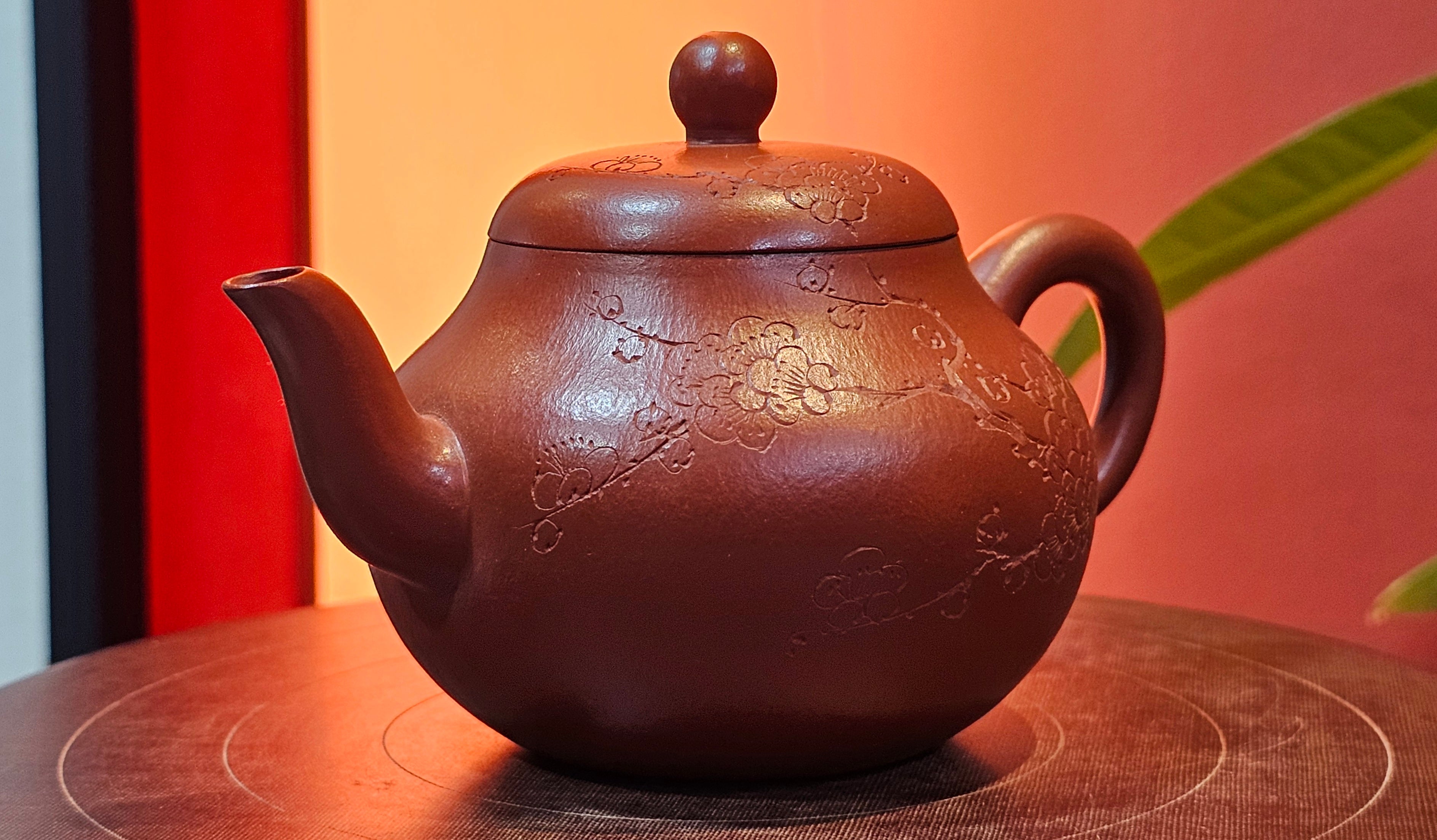 Li Xing 梨形, 177.5ml, Xiao Mei Yao Zhu Ni 小煤窑朱泥 by our Collaborative Craftsman Zhai Yi Yao 翟一耀, 梅花刻绘, Engraving of Plum Blossoms and Calligraphy, by Craftsman Yi De Shu 一德书 ~ Congratulations to!Mr A.K., 1226hrs 4th August 2025, Jabłonna! Poland🇵🇱.