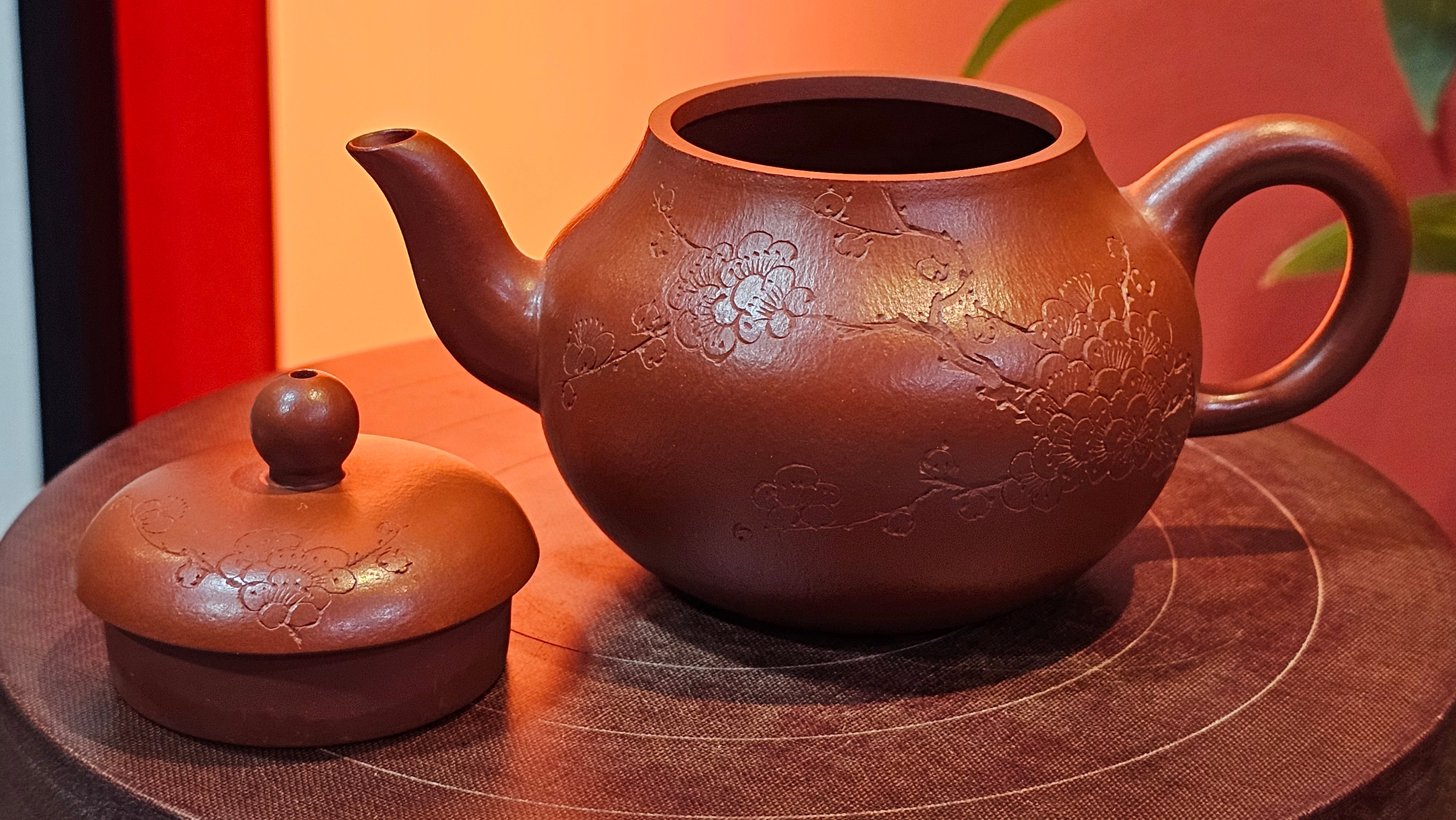 Li Xing 梨形, 177.5ml, Xiao Mei Yao Zhu Ni 小煤窑朱泥 by our Collaborative Craftsman Zhai Yi Yao 翟一耀, 梅花刻绘, Engraving of Plum Blossoms and Calligraphy, by Craftsman Yi De Shu 一德书 ~ Congratulations to!Mr A.K., 1226hrs 4th August 2025, Jabłonna! Poland🇵🇱.