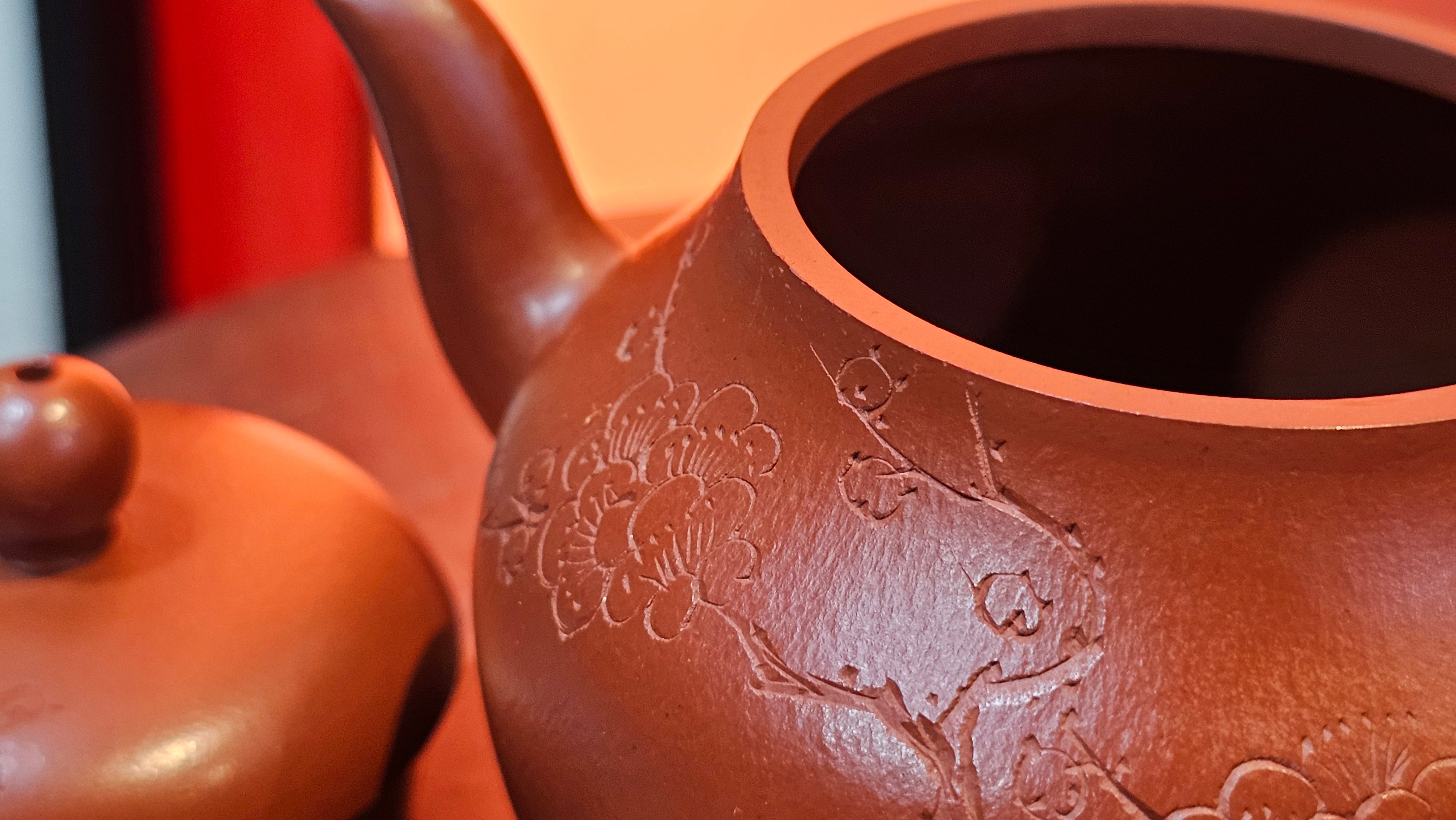 Li Xing 梨形, 177.5ml, Xiao Mei Yao Zhu Ni 小煤窑朱泥 by our Collaborative Craftsman Zhai Yi Yao 翟一耀, 梅花刻绘, Engraving of Plum Blossoms and Calligraphy, by Craftsman Yi De Shu 一德书 ~ Congratulations to!Mr A.K., 1226hrs 4th August 2025, Jabłonna! Poland🇵🇱.