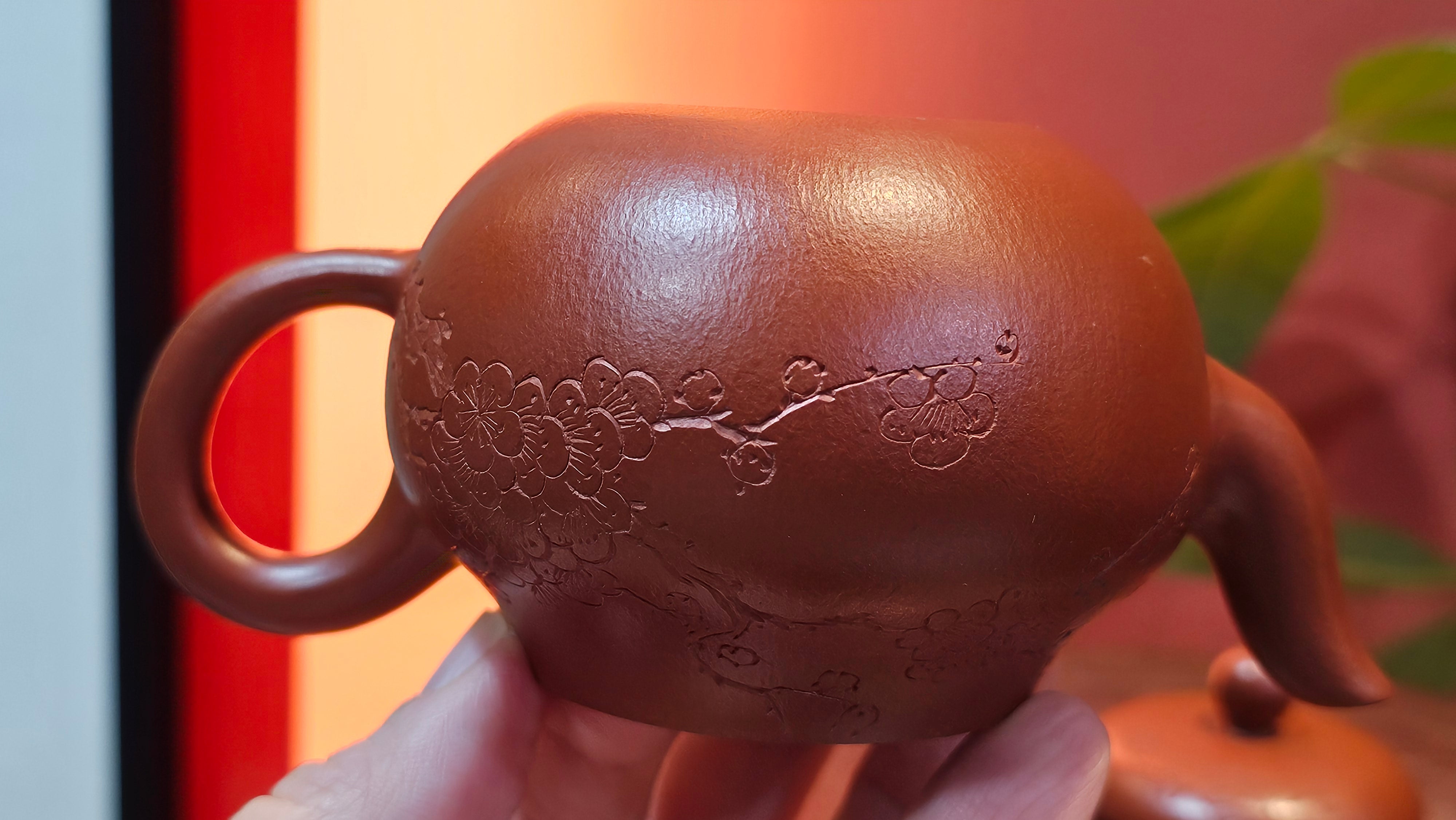 Li Xing 梨形, 177.5ml, Xiao Mei Yao Zhu Ni 小煤窑朱泥 by our Collaborative Craftsman Zhai Yi Yao 翟一耀, 梅花刻绘, Engraving of Plum Blossoms and Calligraphy, by Craftsman Yi De Shu 一德书 ~ Congratulations to!Mr A.K., 1226hrs 4th August 2025, Jabłonna! Poland🇵🇱.