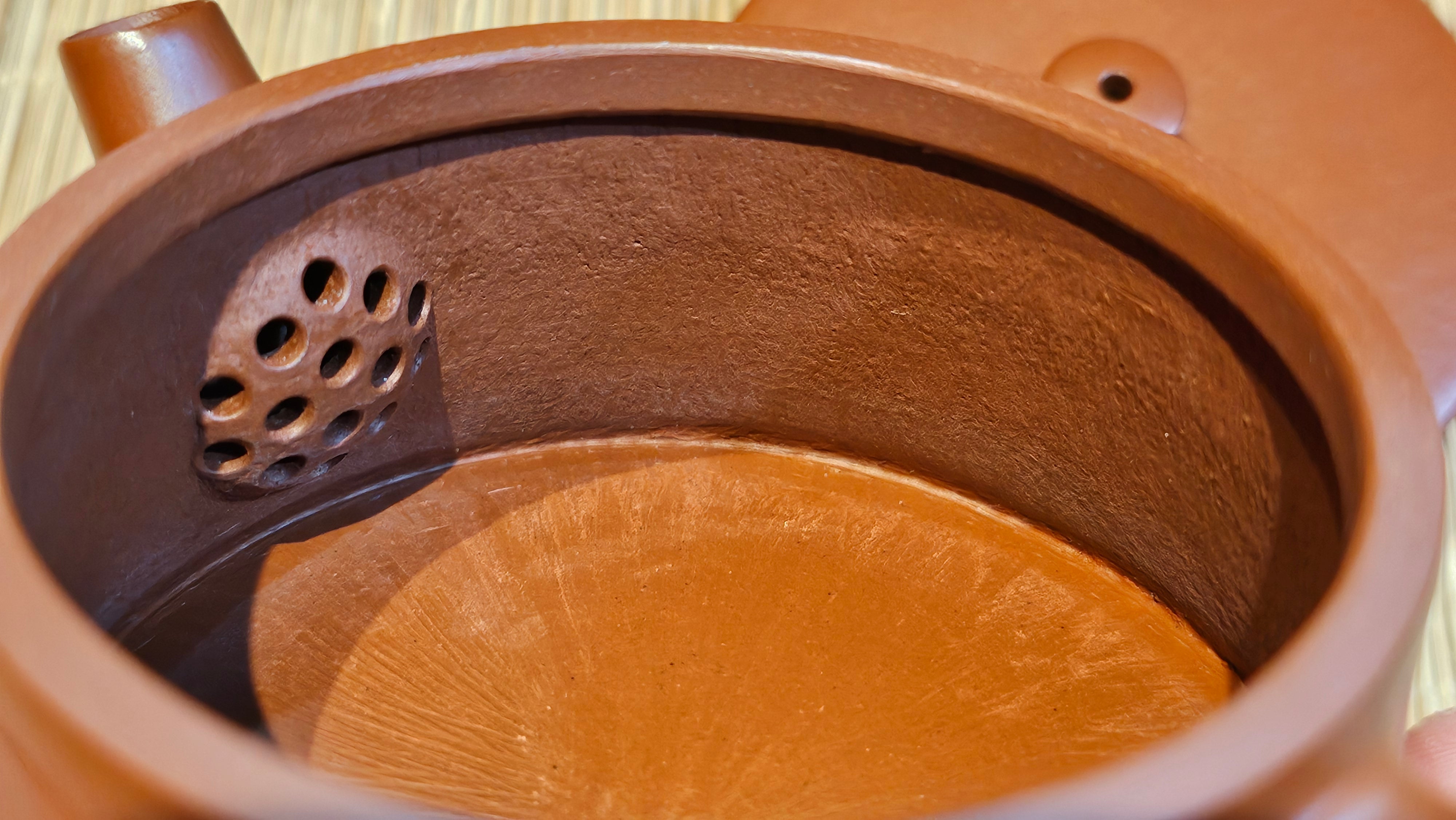 Yun Zhu 云柱 "Pillar of the Heavens", 138.7ml, Xiao Mei Yao Zhu Ni 小煤窑朱泥, by our Collaborative Craftsman Wang Hui ~ "劲竹凌风" & Bamboo Engraving by Craftsman Yi De Shu ~ Congratulations to Mr J.G.!2339hrs 4th August 2025, Bellevue Hill, Australia🇦🇺!