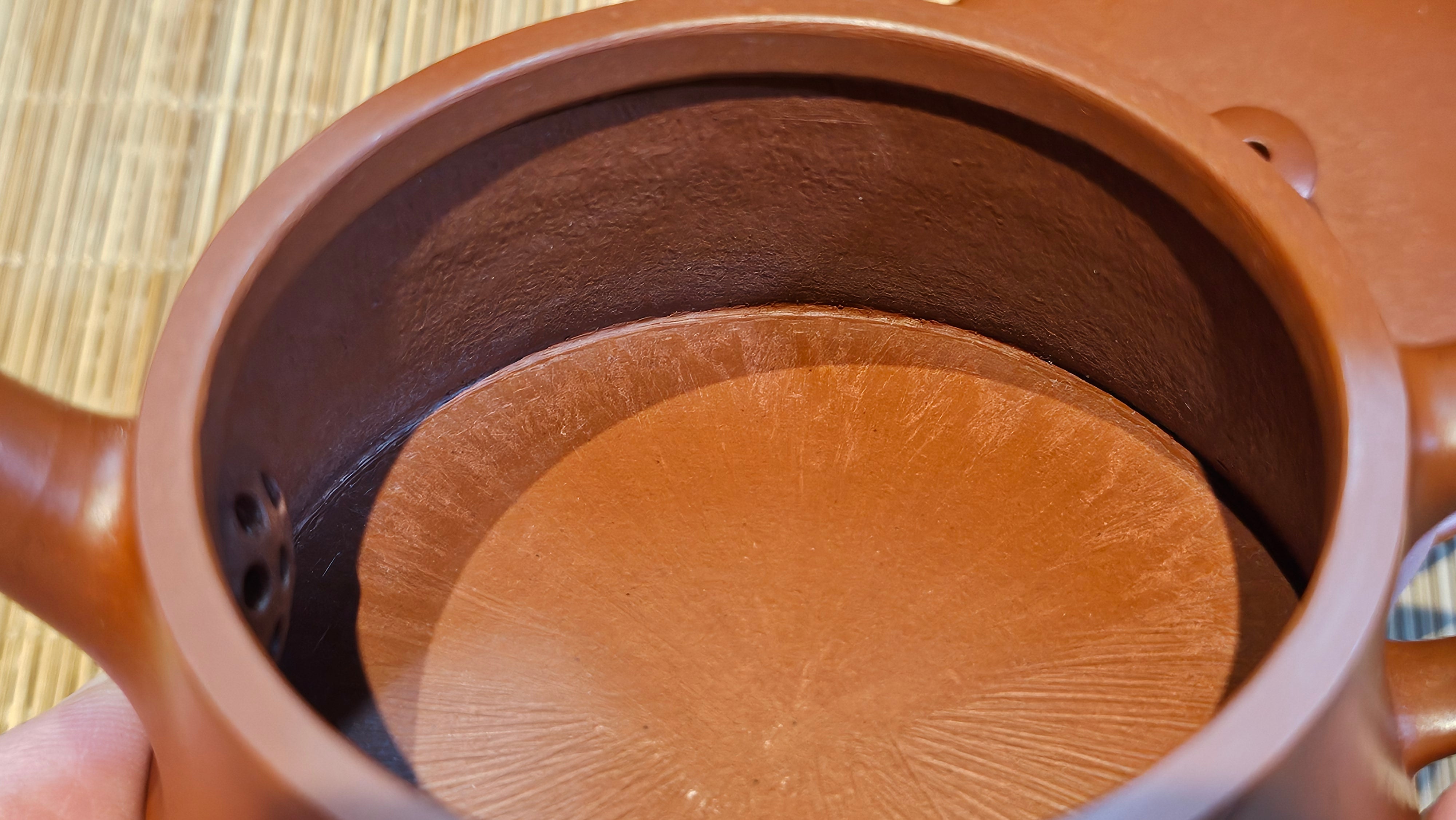 Yun Zhu 云柱 "Pillar of the Heavens", 138.7ml, Xiao Mei Yao Zhu Ni 小煤窑朱泥, by our Collaborative Craftsman Wang Hui ~ "劲竹凌风" & Bamboo Engraving by Craftsman Yi De Shu ~ Congratulations to Mr J.G.!2339hrs 4th August 2025, Bellevue Hill, Australia🇦🇺!