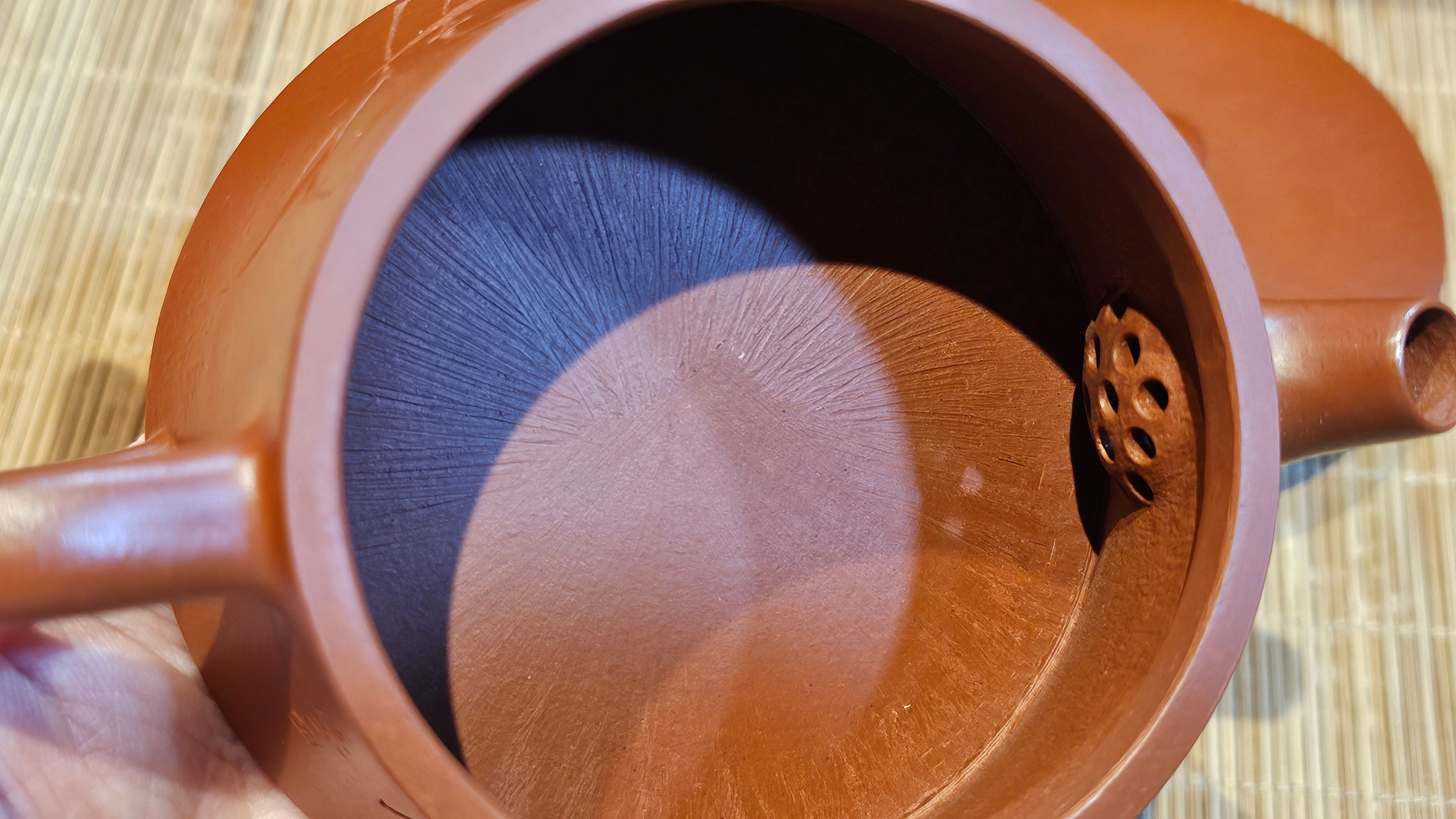 Yun Zhu 云柱 "Pillar of the Heavens", 138.7ml, Xiao Mei Yao Zhu Ni 小煤窑朱泥, by our Collaborative Craftsman Wang Hui ~ "劲竹凌风" & Bamboo Engraving by Craftsman Yi De Shu ~ Congratulations to Mr J.G.!2339hrs 4th August 2025, Bellevue Hill, Australia🇦🇺!