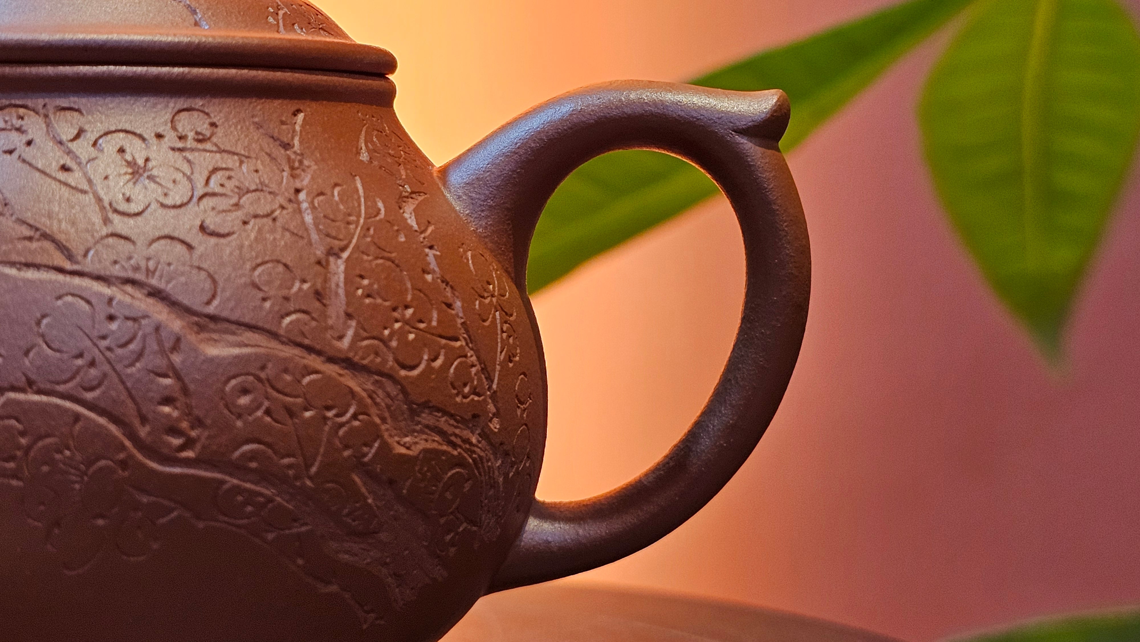 Meng Chen San Zu《孟臣三足》, 189.0ml, Xiao Hong Ni 小红泥, by our Craftsman Zhang Huan 张欢, Plum Blossoms Engraving by Craftsman Pe'eng Pe'eng 芃芃 ~ Congratulations to Prof Y.G.! 1608hrs 2nd August 2025, Long Beach! CA.