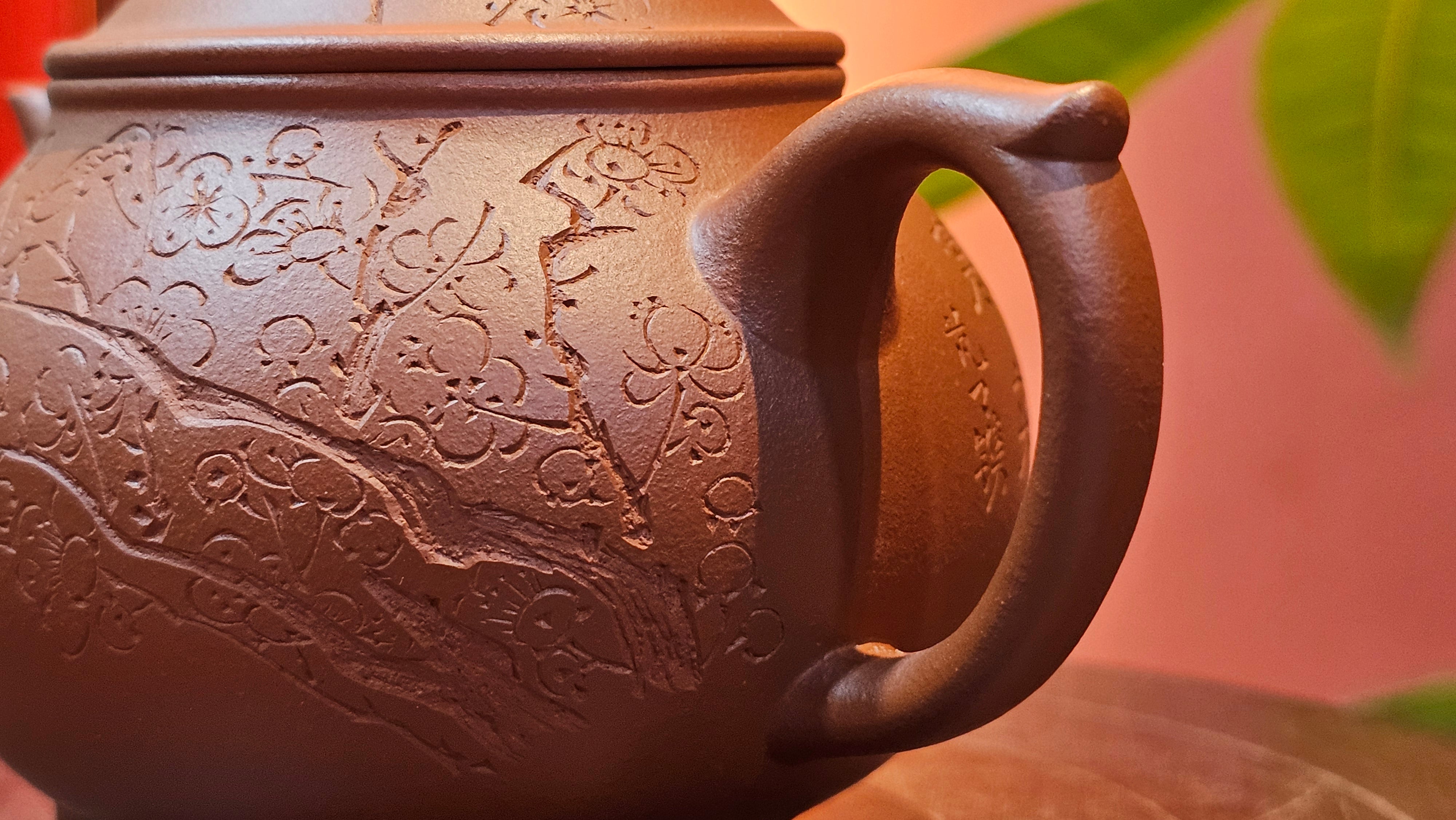 Meng Chen San Zu《孟臣三足》, 189.0ml, Xiao Hong Ni 小红泥, by our Craftsman Zhang Huan 张欢, Plum Blossoms Engraving by Craftsman Pe'eng Pe'eng 芃芃 ~ Congratulations to Prof Y.G.! 1608hrs 2nd August 2025, Long Beach! CA.