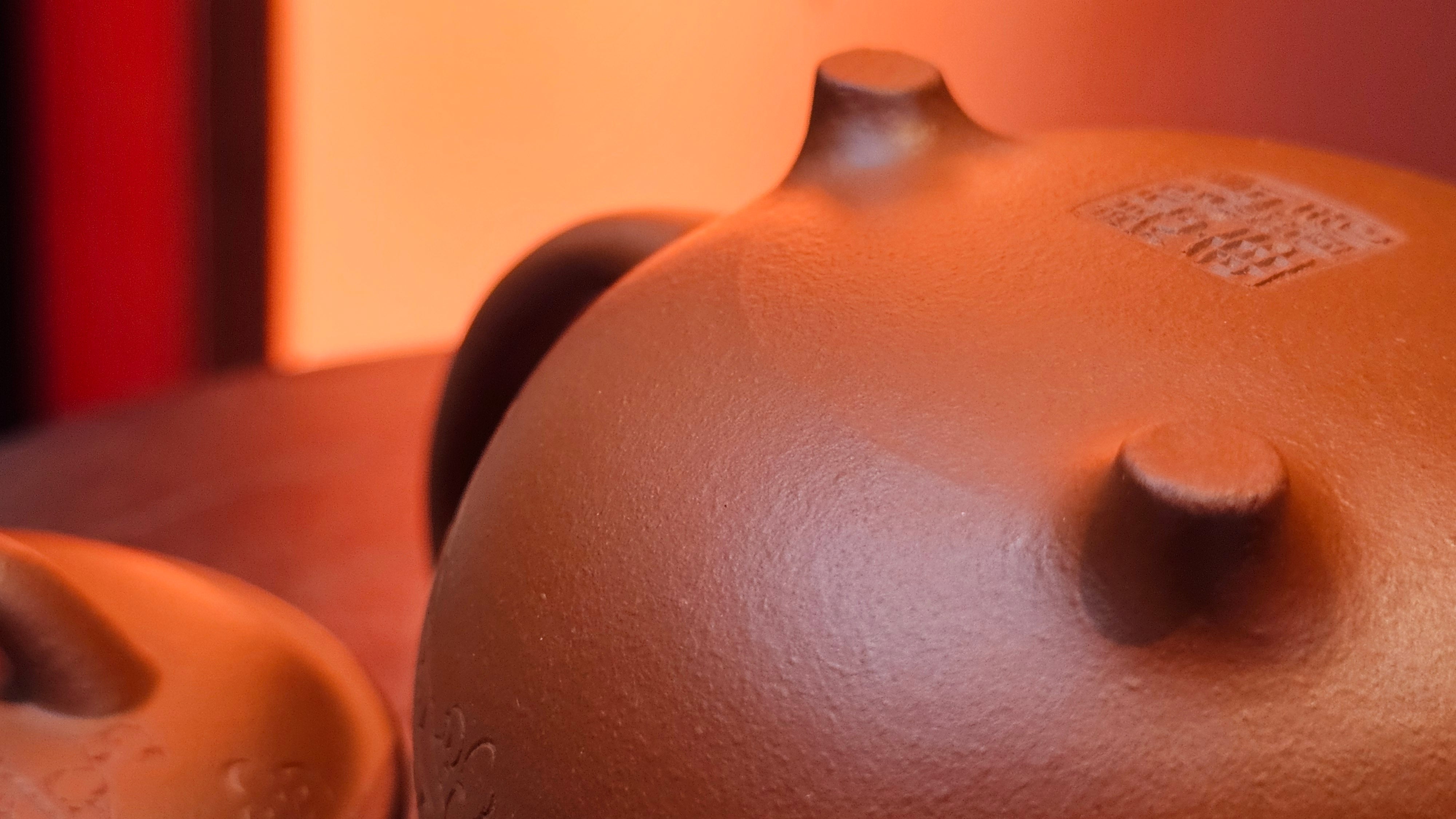 Meng Chen San Zu《孟臣三足》, 189.0ml, Xiao Hong Ni 小红泥, by our Craftsman Zhang Huan 张欢, Plum Blossoms Engraving by Craftsman Pe'eng Pe'eng 芃芃 ~ Congratulations to Prof Y.G.! 1608hrs 2nd August 2025, Long Beach! CA.