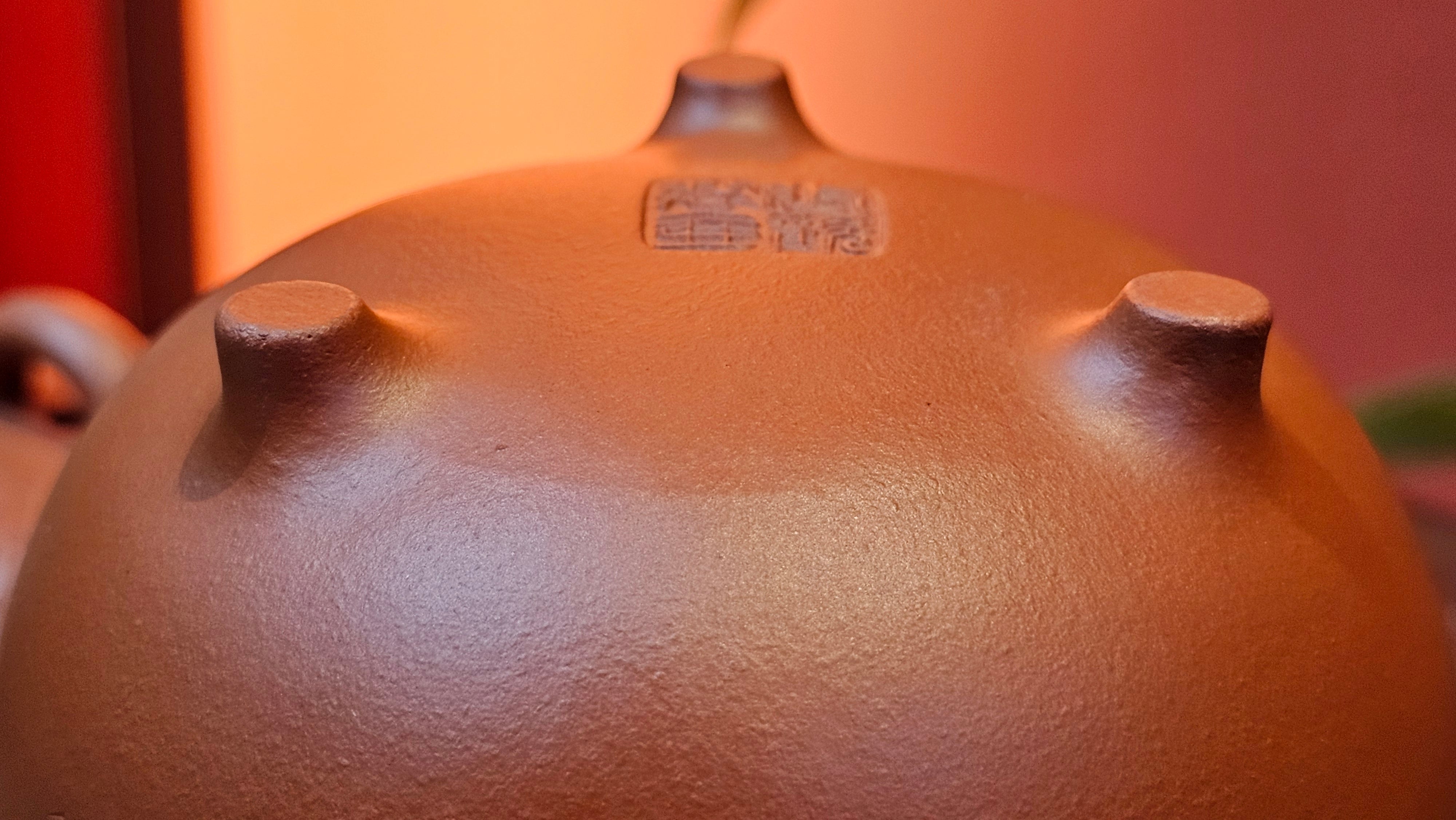 Meng Chen San Zu《孟臣三足》, 189.0ml, Xiao Hong Ni 小红泥, by our Craftsman Zhang Huan 张欢, Plum Blossoms Engraving by Craftsman Pe'eng Pe'eng 芃芃 ~ Congratulations to Prof Y.G.! 1608hrs 2nd August 2025, Long Beach! CA.