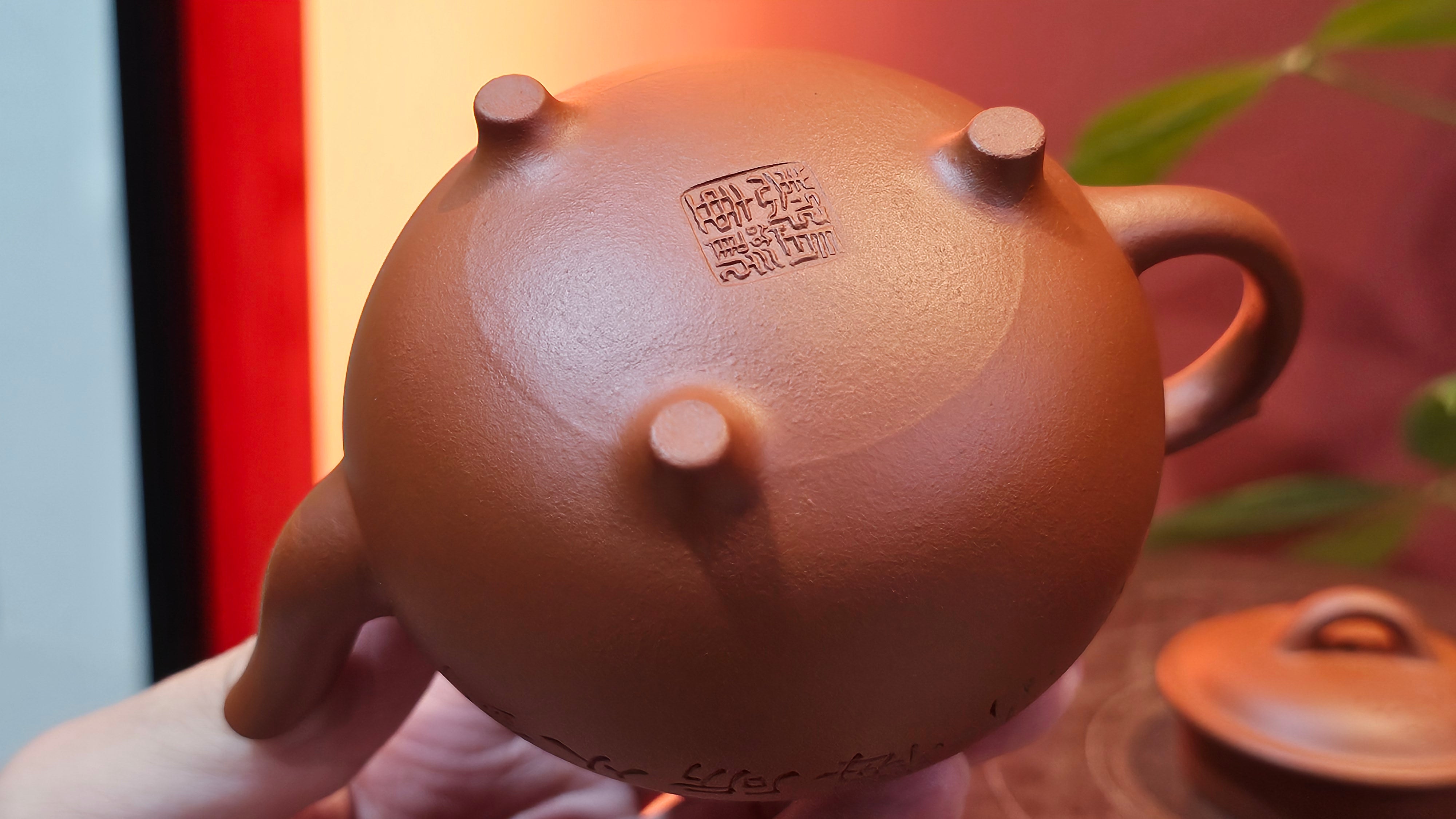 Meng Chen San Zu《孟臣三足》, 189.0ml, Xiao Hong Ni 小红泥, by our Craftsman Zhang Huan 张欢, Plum Blossoms Engraving by Craftsman Pe'eng Pe'eng 芃芃 ~ Congratulations to Prof Y.G.! 1608hrs 2nd August 2025, Long Beach! CA.