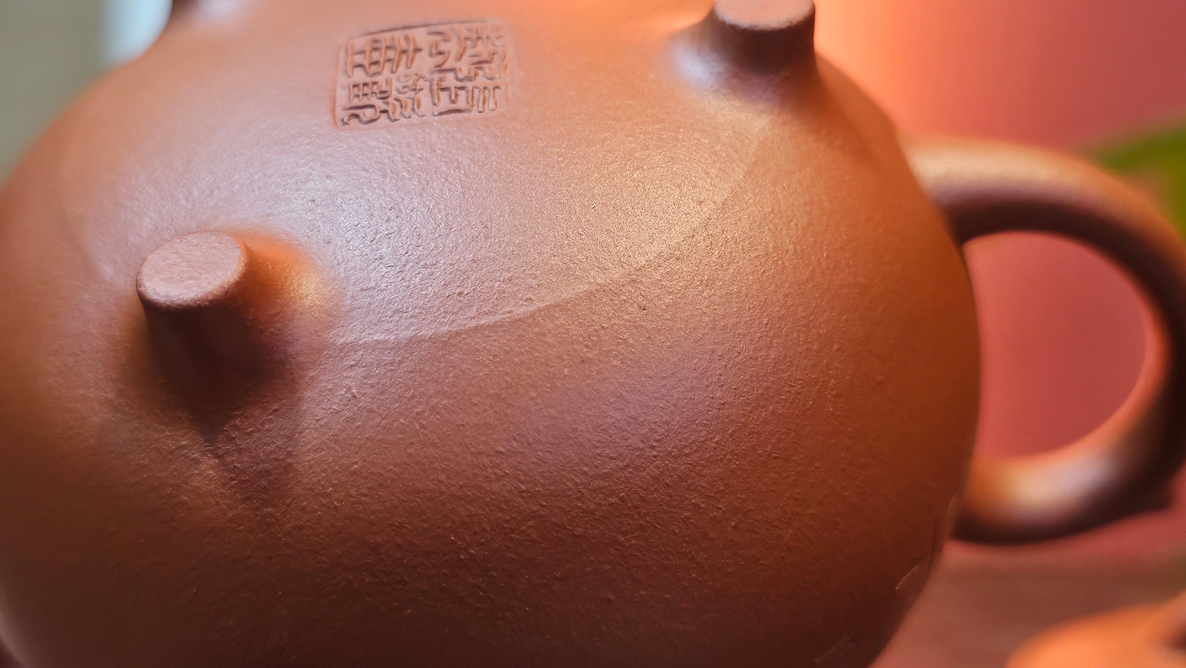 Meng Chen San Zu《孟臣三足》, 189.0ml, Xiao Hong Ni 小红泥, by our Craftsman Zhang Huan 张欢, Plum Blossoms Engraving by Craftsman Pe'eng Pe'eng 芃芃 ~ Congratulations to Prof Y.G.! 1608hrs 2nd August 2025, Long Beach! CA.