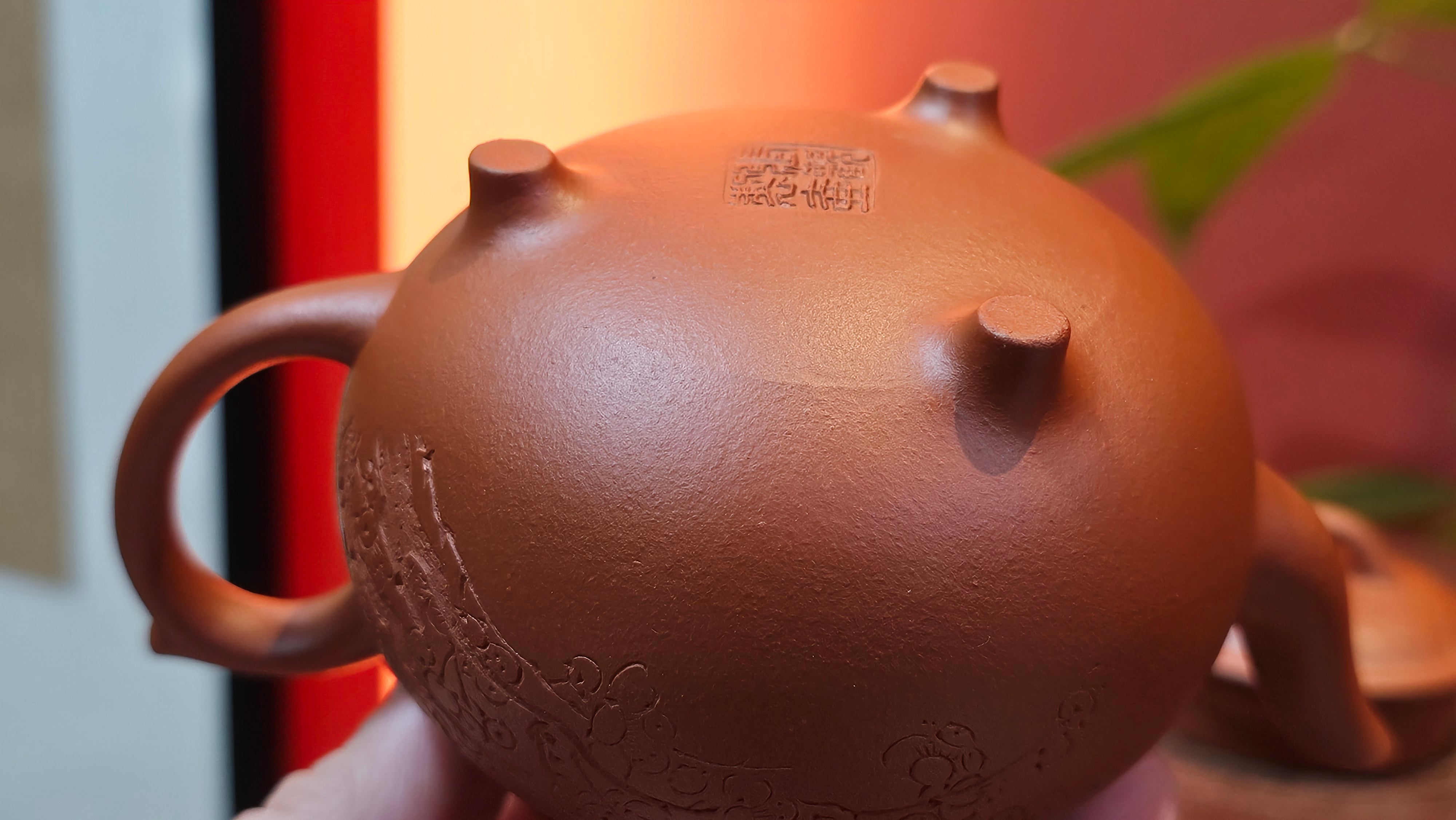 Meng Chen San Zu《孟臣三足》, 189.0ml, Xiao Hong Ni 小红泥, by our Craftsman Zhang Huan 张欢, Plum Blossoms Engraving by Craftsman Pe'eng Pe'eng 芃芃 ~ Congratulations to Prof Y.G.! 1608hrs 2nd August 2025, Long Beach! CA.