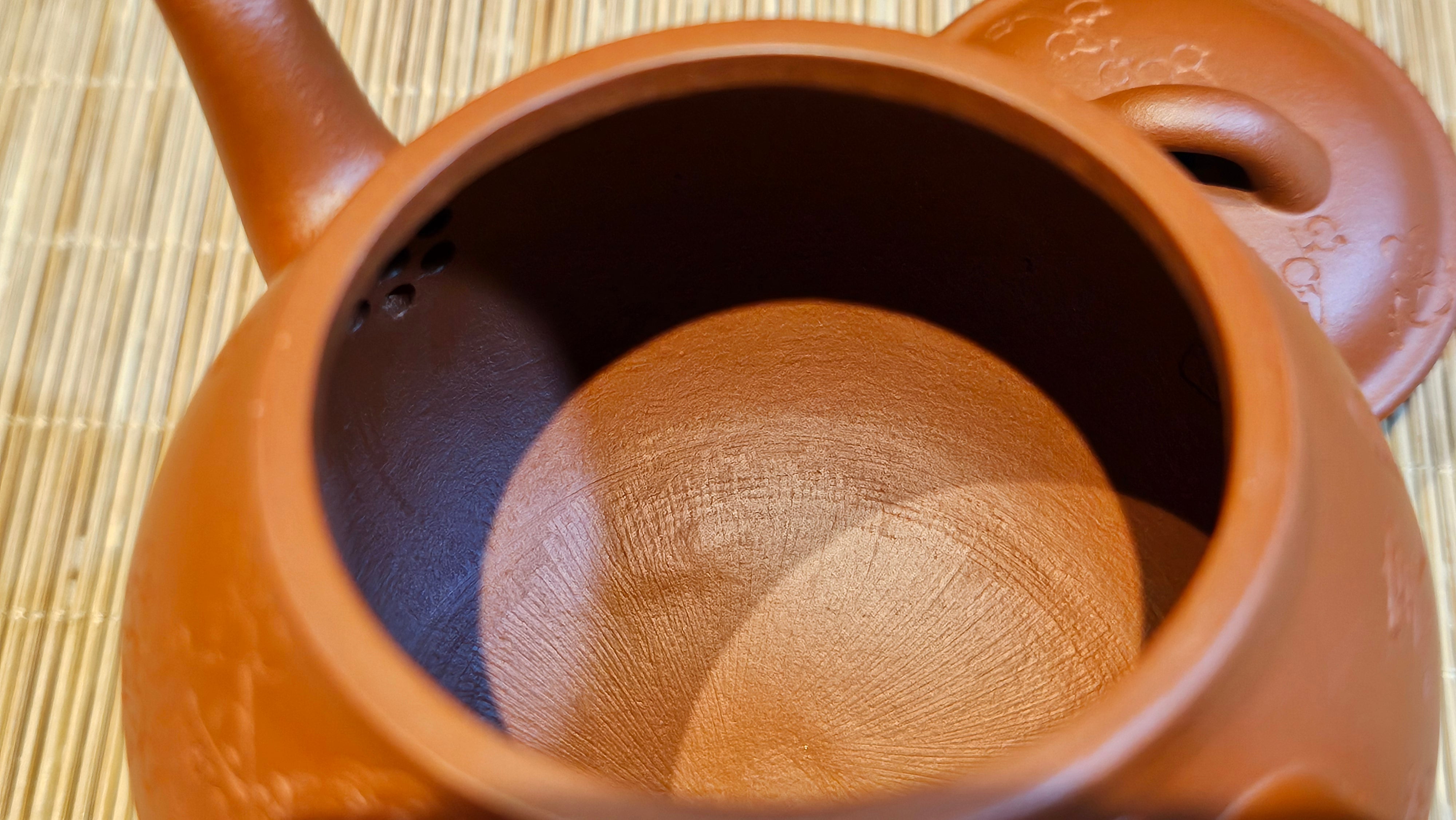 Meng Chen San Zu《孟臣三足》, 189.0ml, Xiao Hong Ni 小红泥, by our Craftsman Zhang Huan 张欢, Plum Blossoms Engraving by Craftsman Pe'eng Pe'eng 芃芃 ~ Congratulations to Prof Y.G.! 1608hrs 2nd August 2025, Long Beach! CA.