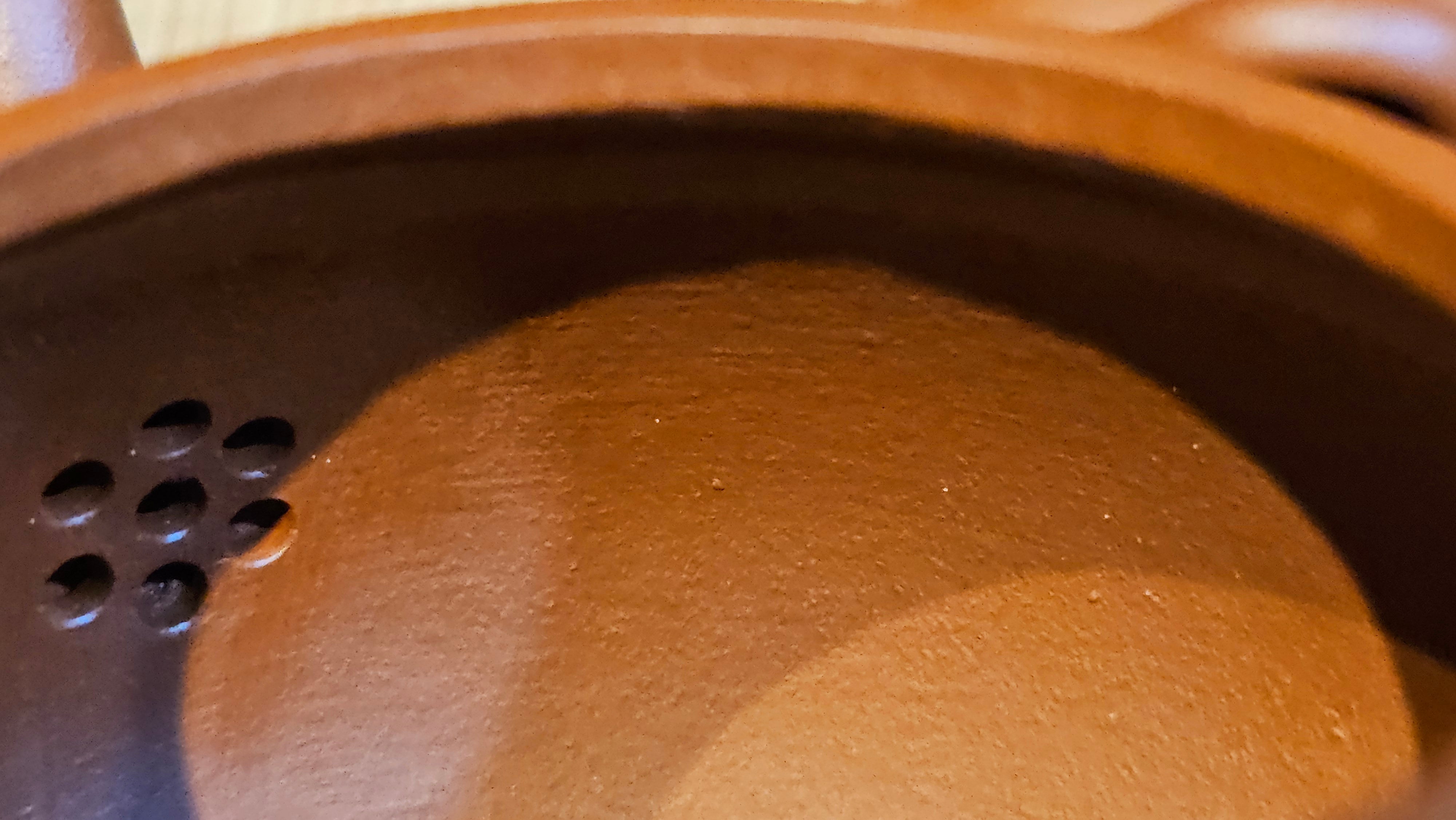 Meng Chen San Zu《孟臣三足》, 189.0ml, Xiao Hong Ni 小红泥, by our Craftsman Zhang Huan 张欢, Plum Blossoms Engraving by Craftsman Pe'eng Pe'eng 芃芃 ~ Congratulations to Prof Y.G.! 1608hrs 2nd August 2025, Long Beach! CA.