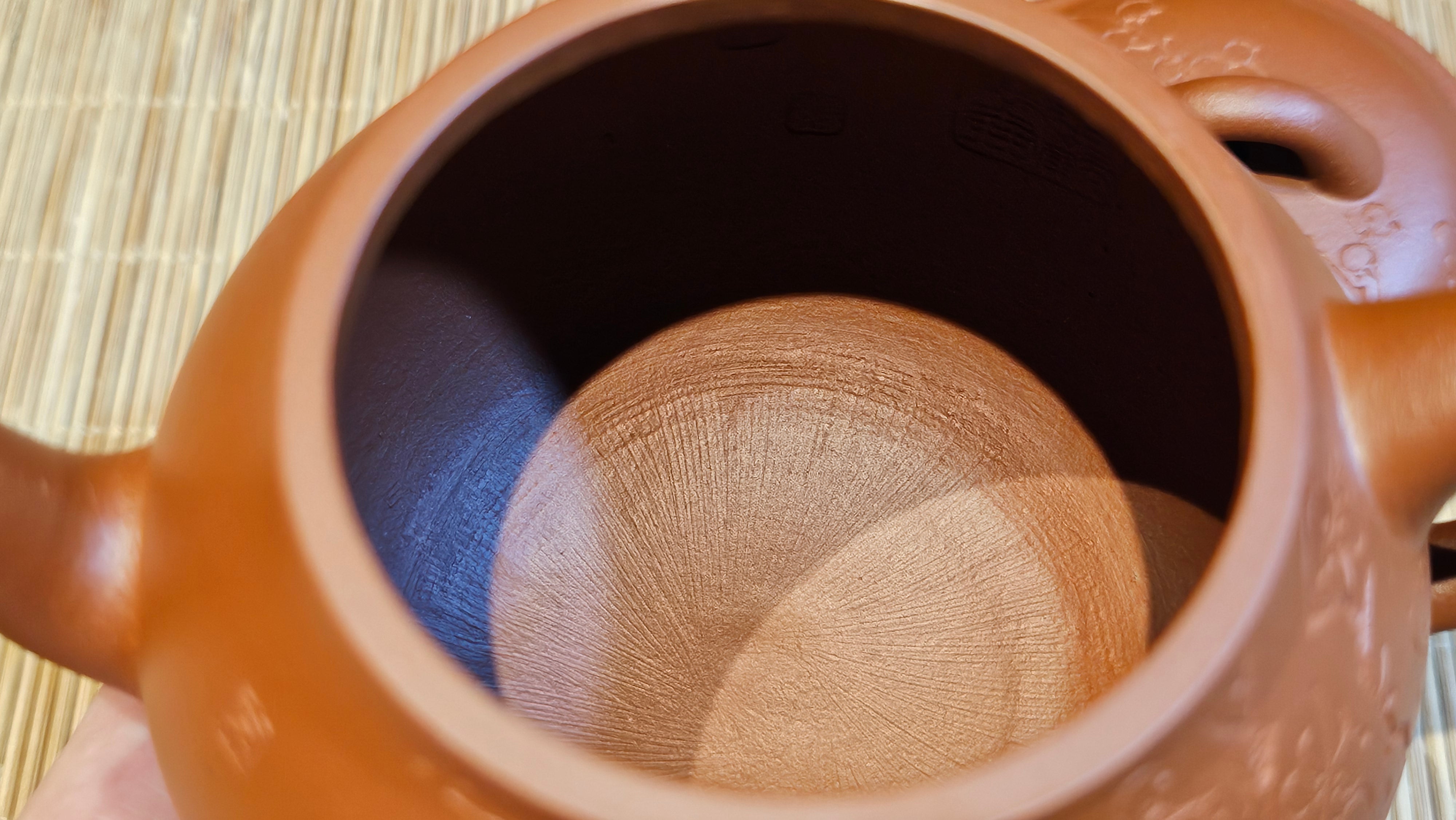 Meng Chen San Zu《孟臣三足》, 189.0ml, Xiao Hong Ni 小红泥, by our Craftsman Zhang Huan 张欢, Plum Blossoms Engraving by Craftsman Pe'eng Pe'eng 芃芃 ~ Congratulations to Prof Y.G.! 1608hrs 2nd August 2025, Long Beach! CA.