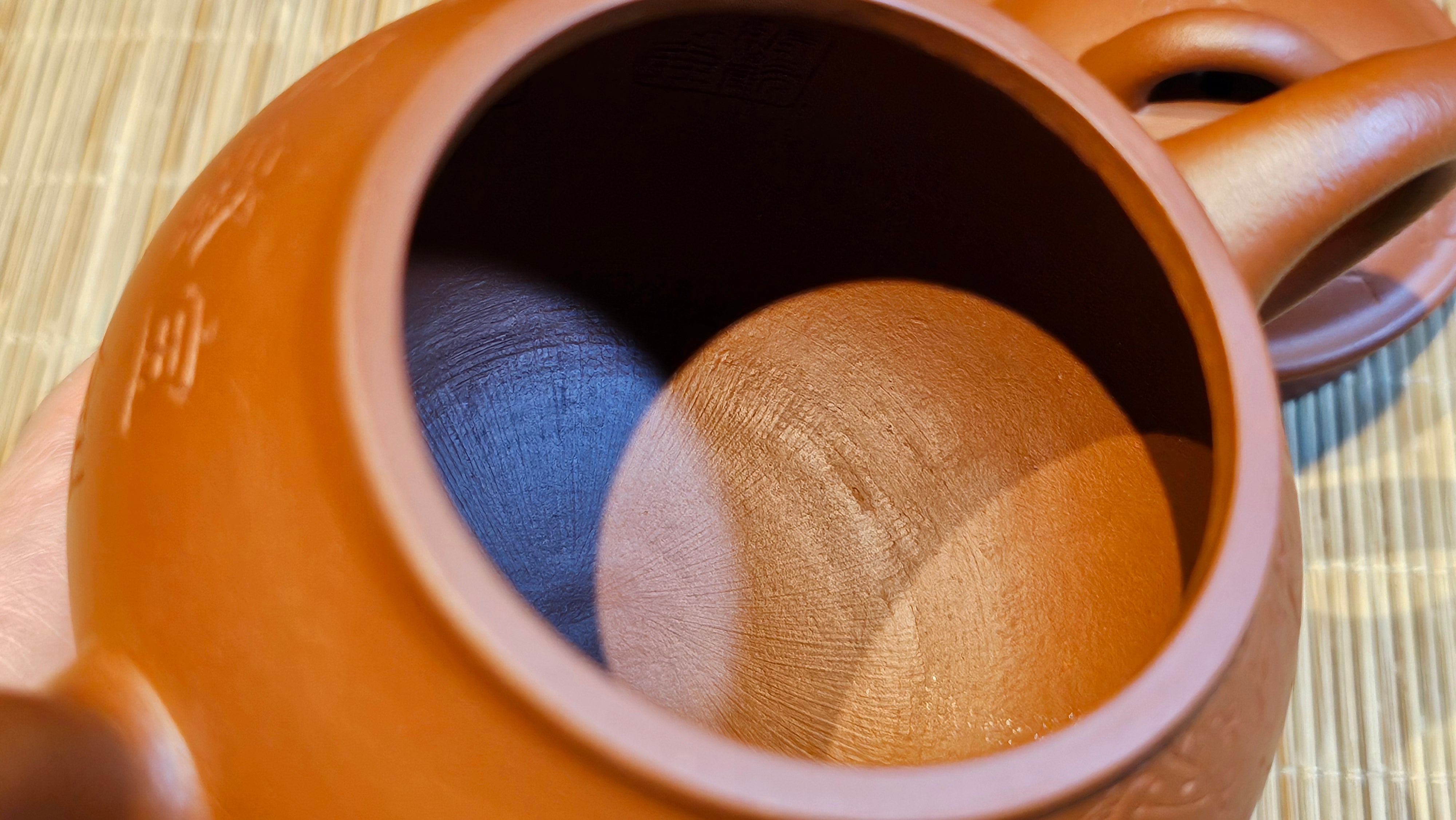 Meng Chen San Zu《孟臣三足》, 189.0ml, Xiao Hong Ni 小红泥, by our Craftsman Zhang Huan 张欢, Plum Blossoms Engraving by Craftsman Pe'eng Pe'eng 芃芃 ~ Congratulations to Prof Y.G.! 1608hrs 2nd August 2025, Long Beach! CA.