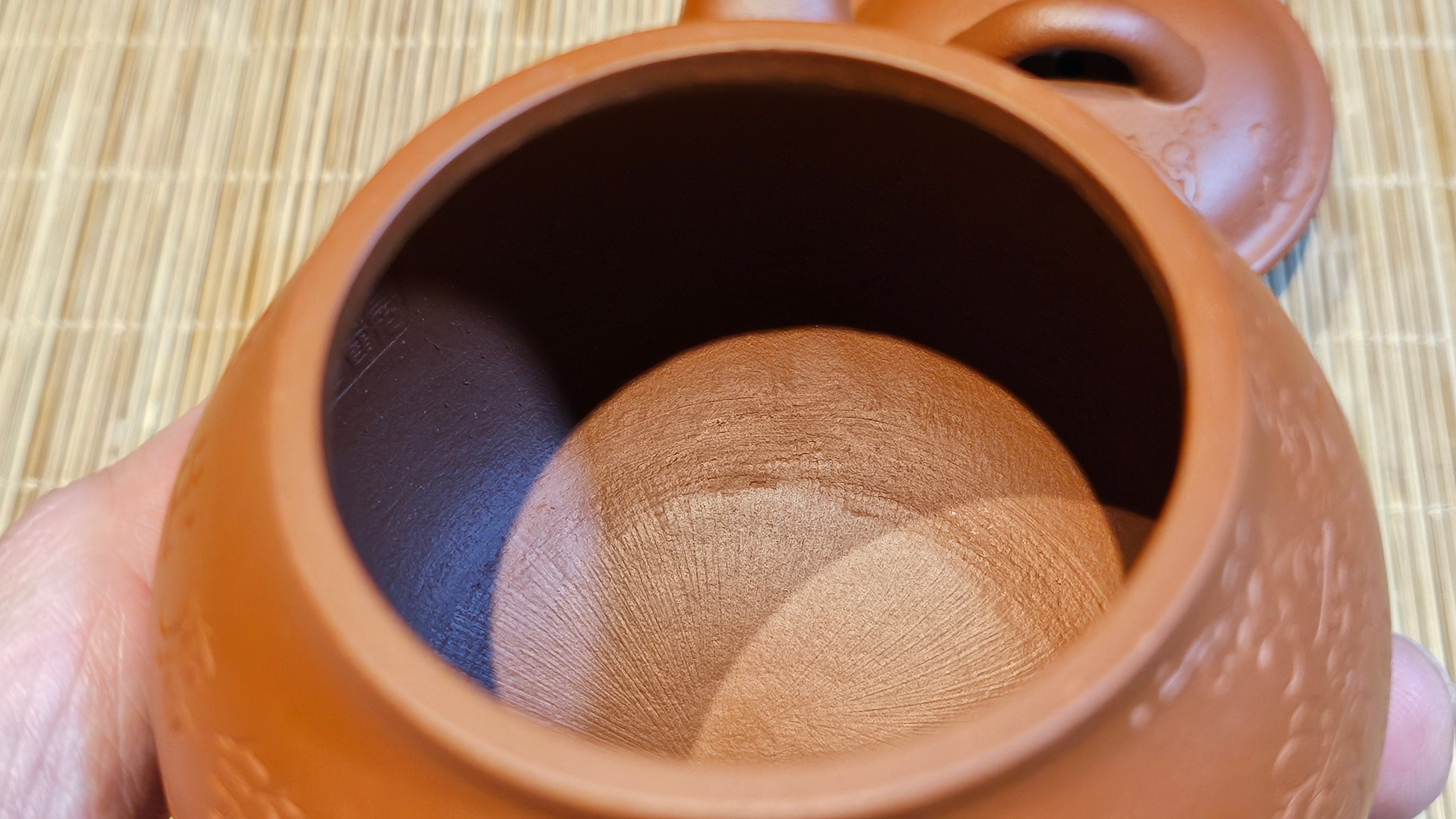 Meng Chen San Zu《孟臣三足》, 189.0ml, Xiao Hong Ni 小红泥, by our Craftsman Zhang Huan 张欢, Plum Blossoms Engraving by Craftsman Pe'eng Pe'eng 芃芃 ~ Congratulations to Prof Y.G.! 1608hrs 2nd August 2025, Long Beach! CA.