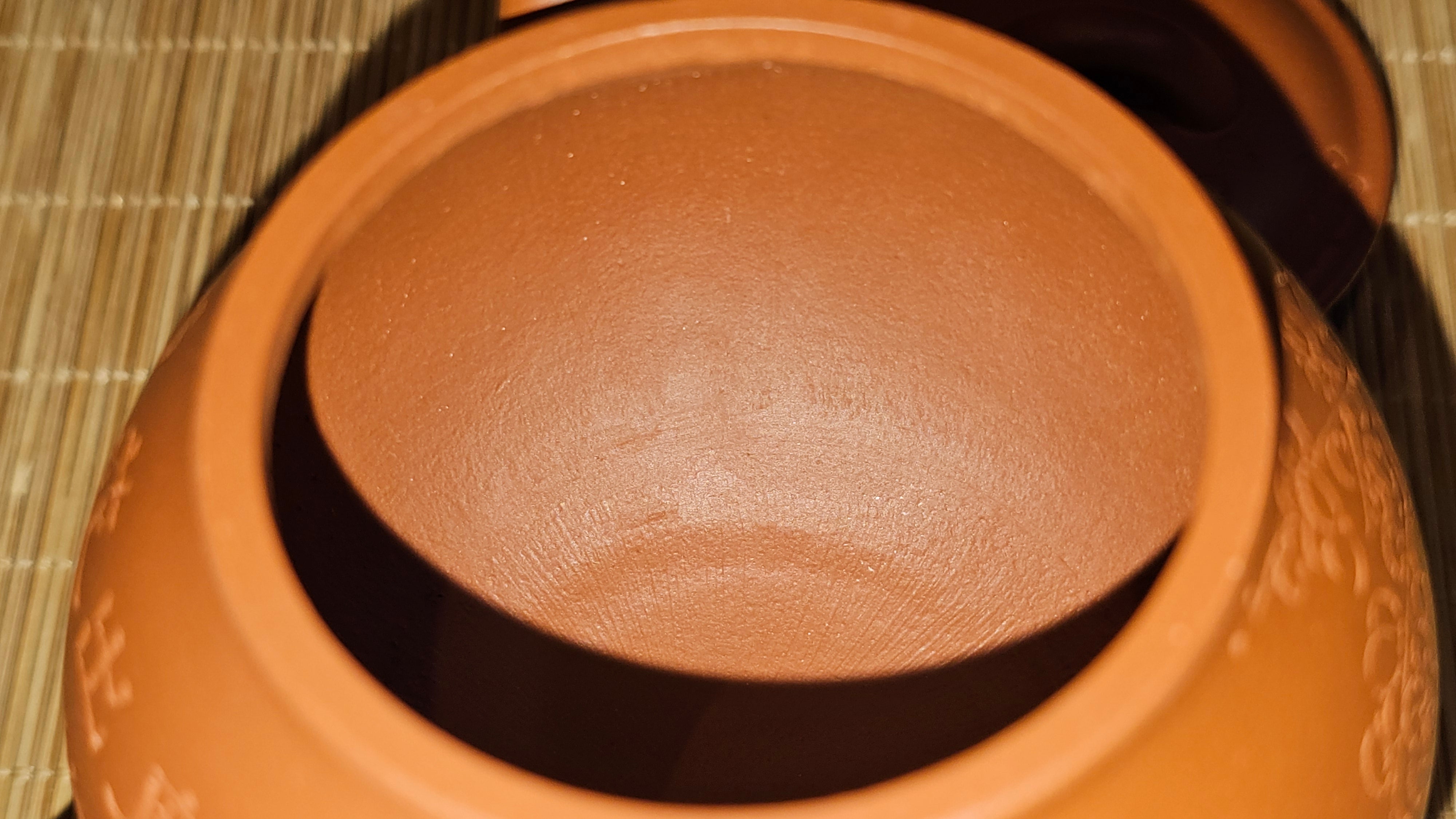 Meng Chen San Zu《孟臣三足》, 189.0ml, Xiao Hong Ni 小红泥, by our Craftsman Zhang Huan 张欢, Plum Blossoms Engraving by Craftsman Pe'eng Pe'eng 芃芃 ~ Congratulations to Prof Y.G.! 1608hrs 2nd August 2025, Long Beach! CA.