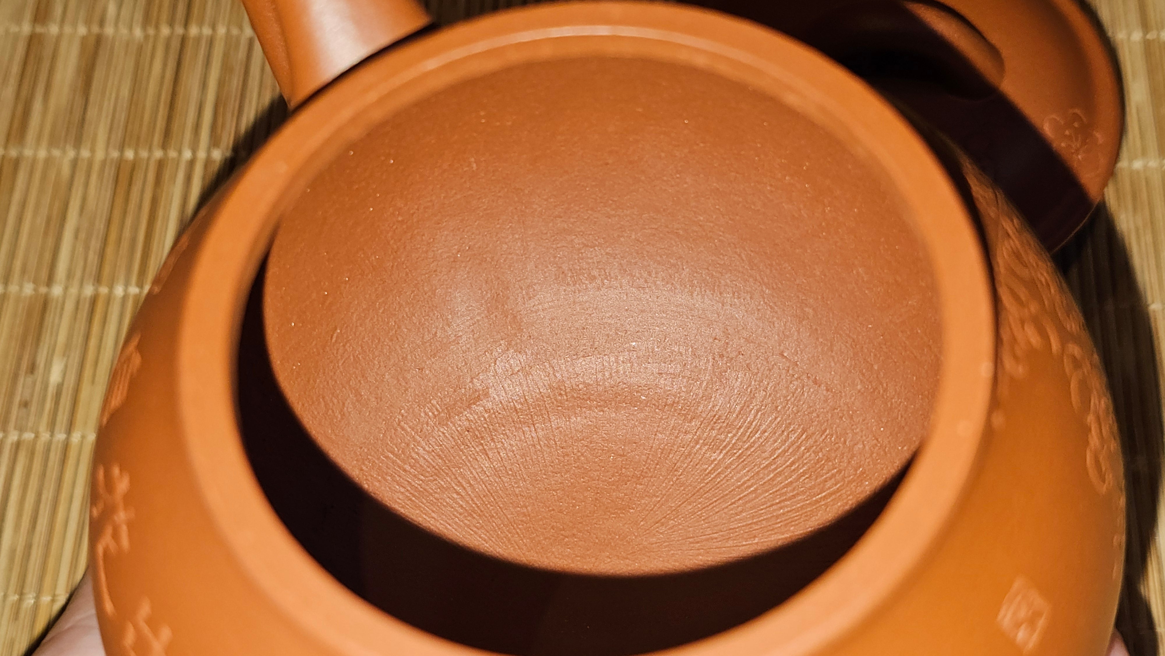 Meng Chen San Zu《孟臣三足》, 189.0ml, Xiao Hong Ni 小红泥, by our Craftsman Zhang Huan 张欢, Plum Blossoms Engraving by Craftsman Pe'eng Pe'eng 芃芃 ~ Congratulations to Prof Y.G.! 1608hrs 2nd August 2025, Long Beach! CA.