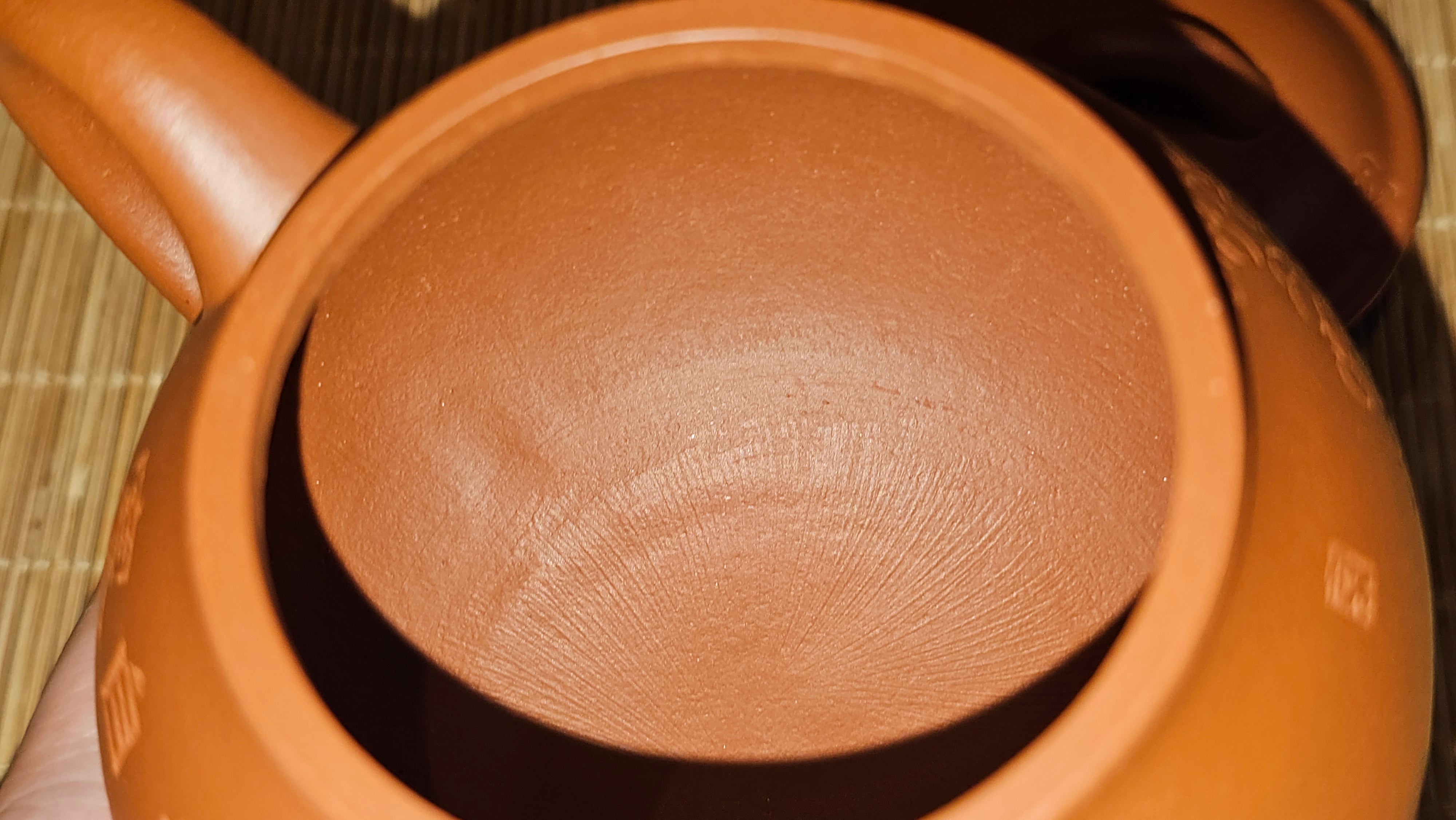 Meng Chen San Zu《孟臣三足》, 189.0ml, Xiao Hong Ni 小红泥, by our Craftsman Zhang Huan 张欢, Plum Blossoms Engraving by Craftsman Pe'eng Pe'eng 芃芃 ~ Congratulations to Prof Y.G.! 1608hrs 2nd August 2025, Long Beach! CA.