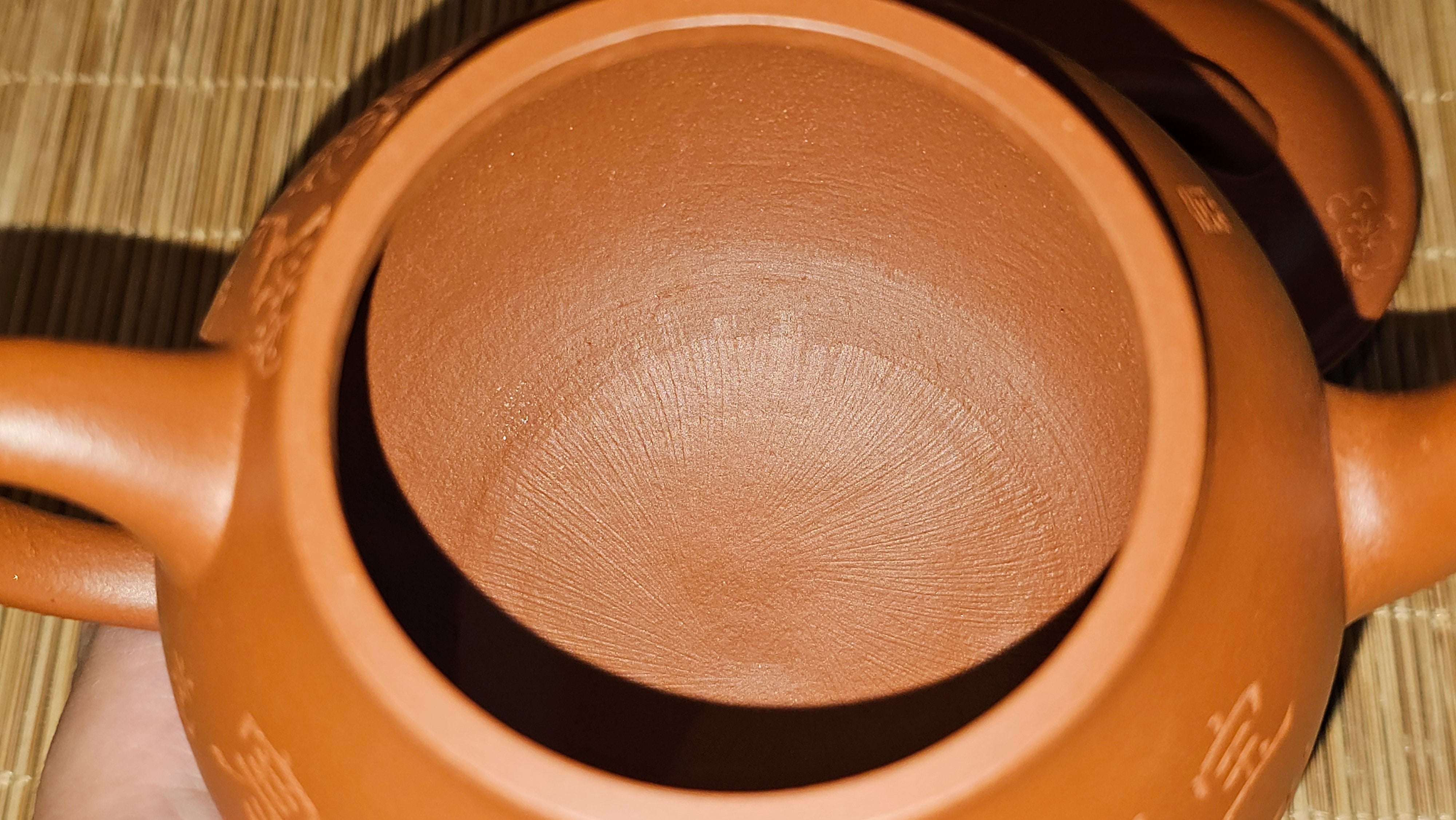 Meng Chen San Zu《孟臣三足》, 189.0ml, Xiao Hong Ni 小红泥, by our Craftsman Zhang Huan 张欢, Plum Blossoms Engraving by Craftsman Pe'eng Pe'eng 芃芃 ~ Congratulations to Prof Y.G.! 1608hrs 2nd August 2025, Long Beach! CA.