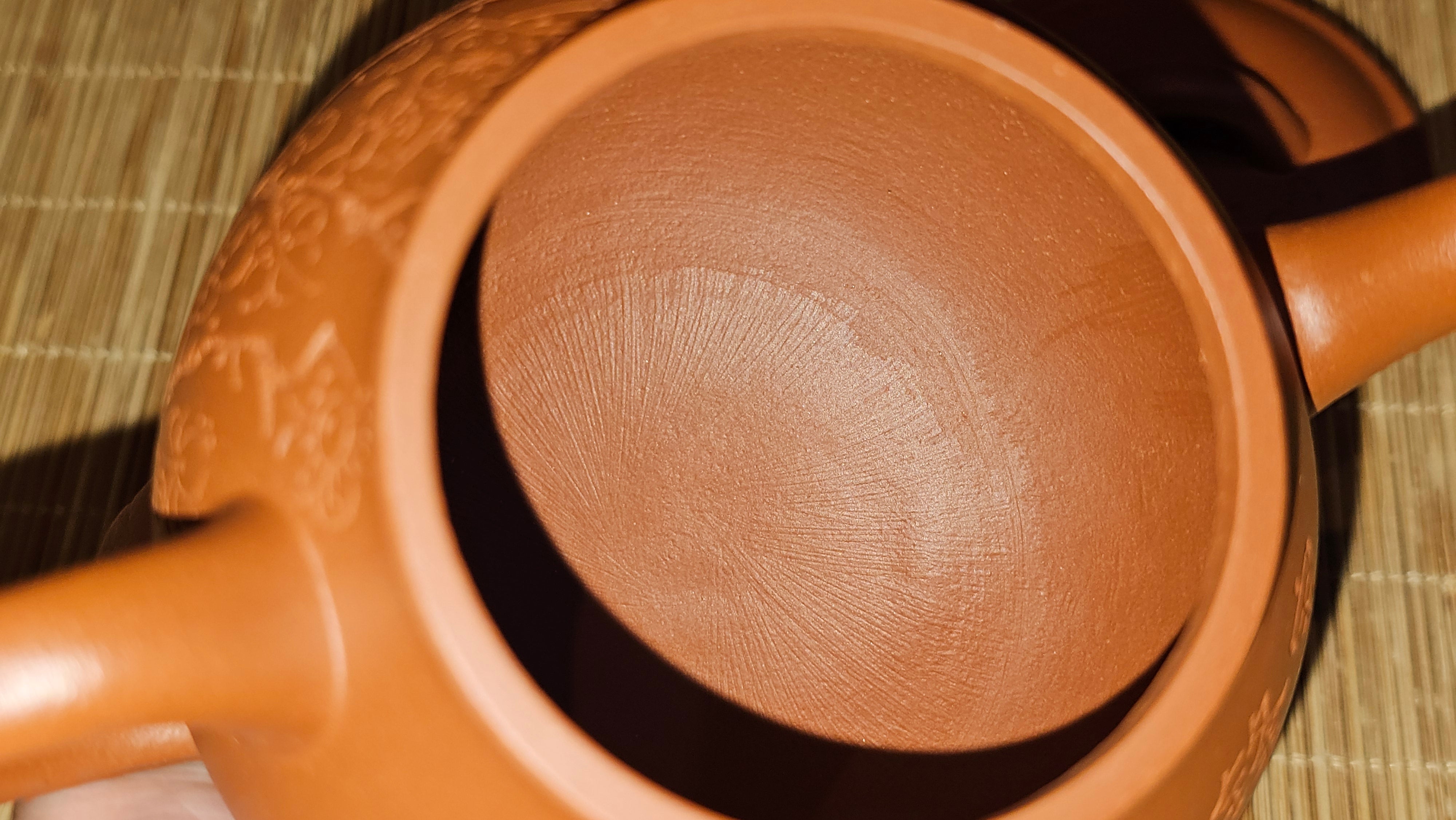 Meng Chen San Zu《孟臣三足》, 189.0ml, Xiao Hong Ni 小红泥, by our Craftsman Zhang Huan 张欢, Plum Blossoms Engraving by Craftsman Pe'eng Pe'eng 芃芃 ~ Congratulations to Prof Y.G.! 1608hrs 2nd August 2025, Long Beach! CA.