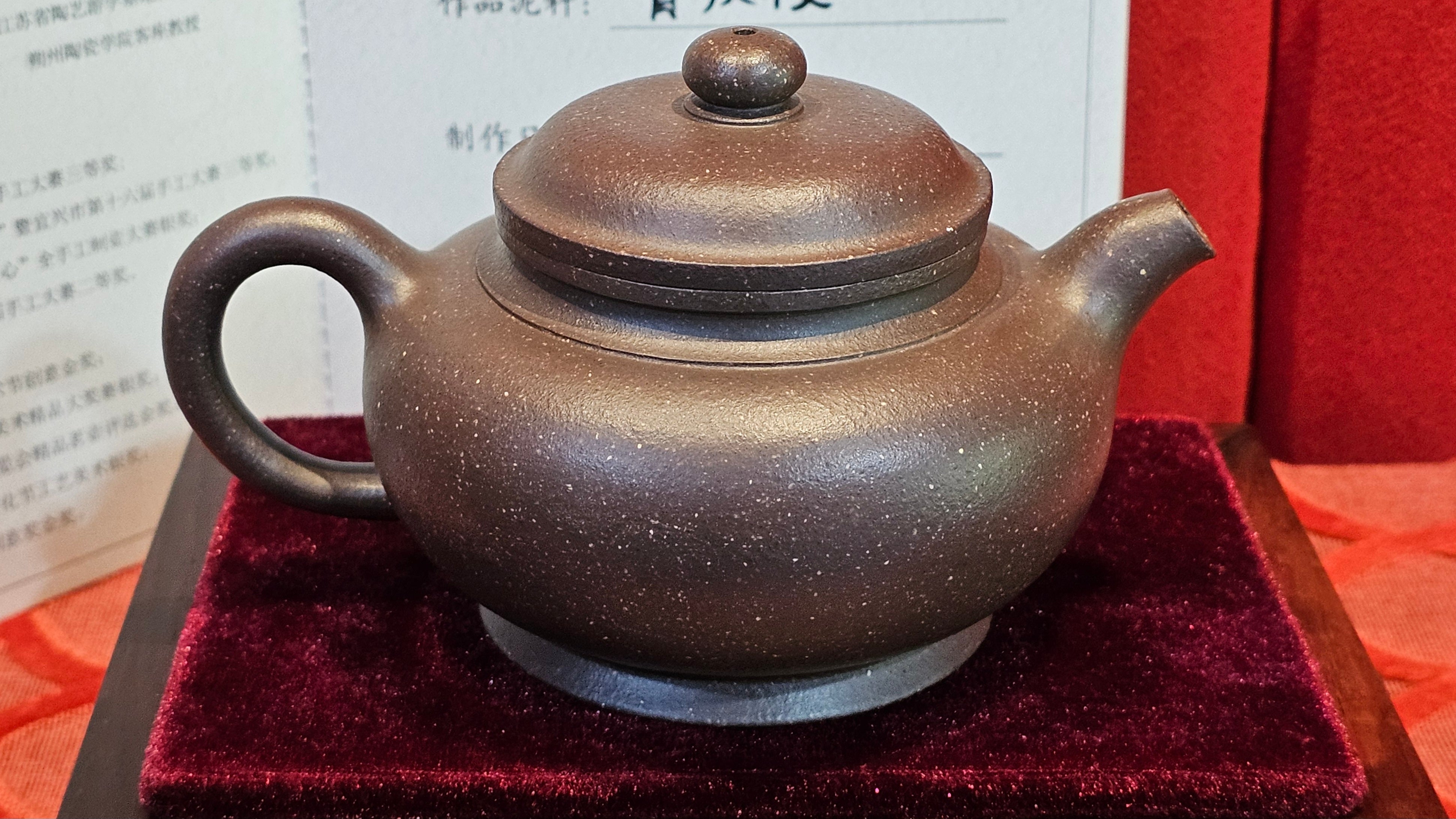 《宫灯》"Gong Deng", 240.5ml, Qing Hui Duan Ni 青灰段泥 ~ Crafted by L3A Consummate Master Artist Li Yan Ru 李艳如 ~ Congratulations to Mr T.L.! 2344hrs 2nd August 2025, Singapore🇸🇬!