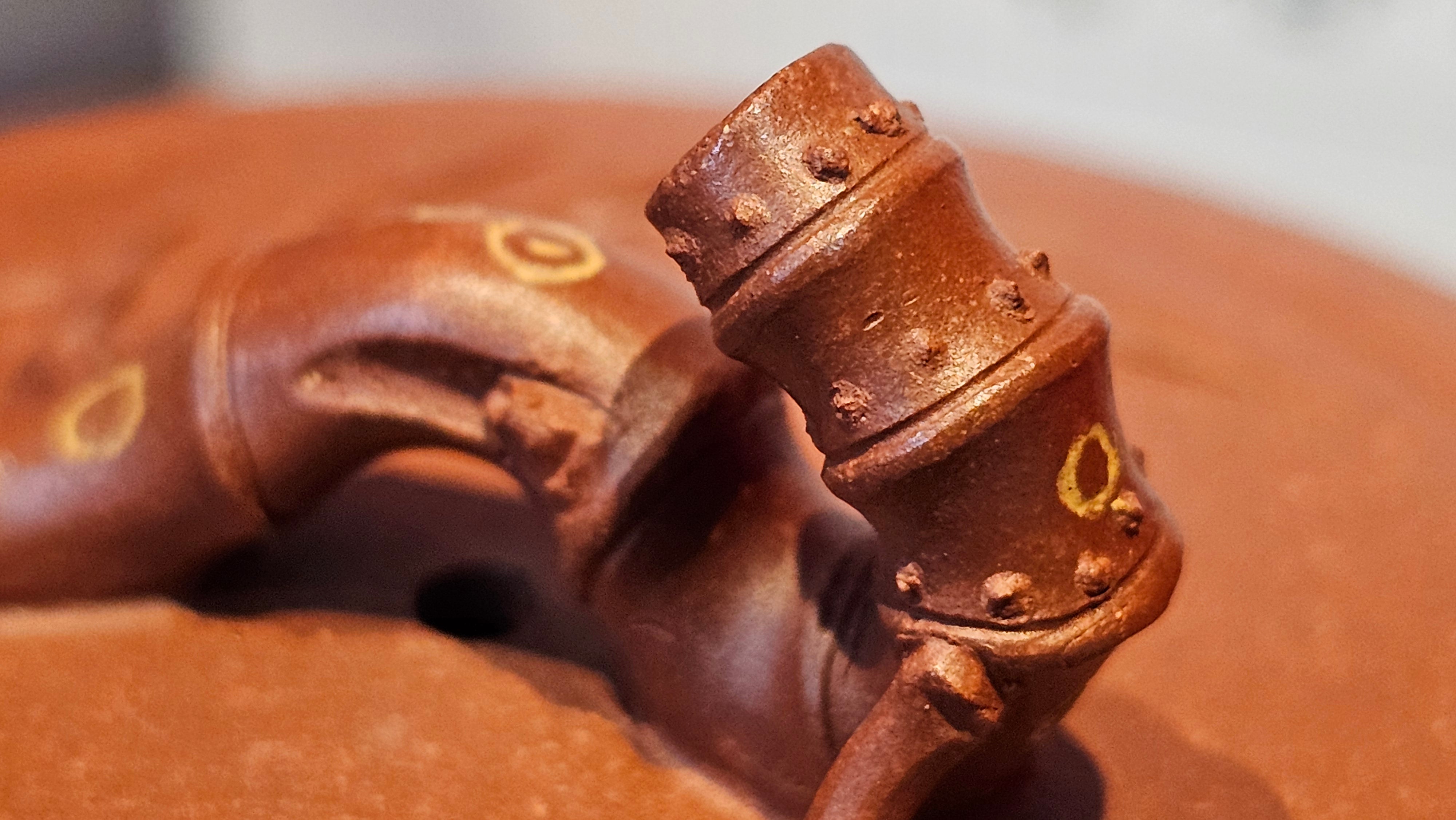 《湘妃竹段》"Xiang Fei Zhu Duan", 240.8ml, Di Cao Qing Zi Ni with Duan Ni Clay embellishments for the characteristic "Xiang Fei Bamboo" Patterns, by L4 Assoc Master Yu Chun Lei 俞春雷 ~ !Congratulations to Mr T.N., 1647hrs 3rd Aug 2025, Mississauga! Canada🇨🇦.