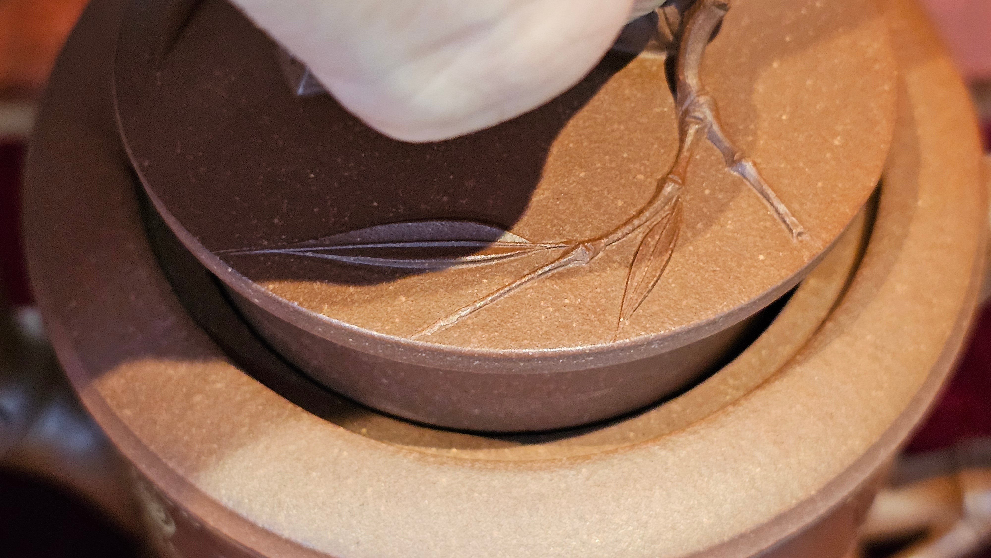 《湘妃竹段》"Xiang Fei Zhu Duan", 240.8ml, Di Cao Qing Zi Ni with Duan Ni Clay embellishments for the characteristic "Xiang Fei Bamboo" Patterns, by L4 Assoc Master Yu Chun Lei 俞春雷 ~ !Congratulations to Mr T.N., 1647hrs 3rd Aug 2025, Mississauga! Canada🇨🇦.