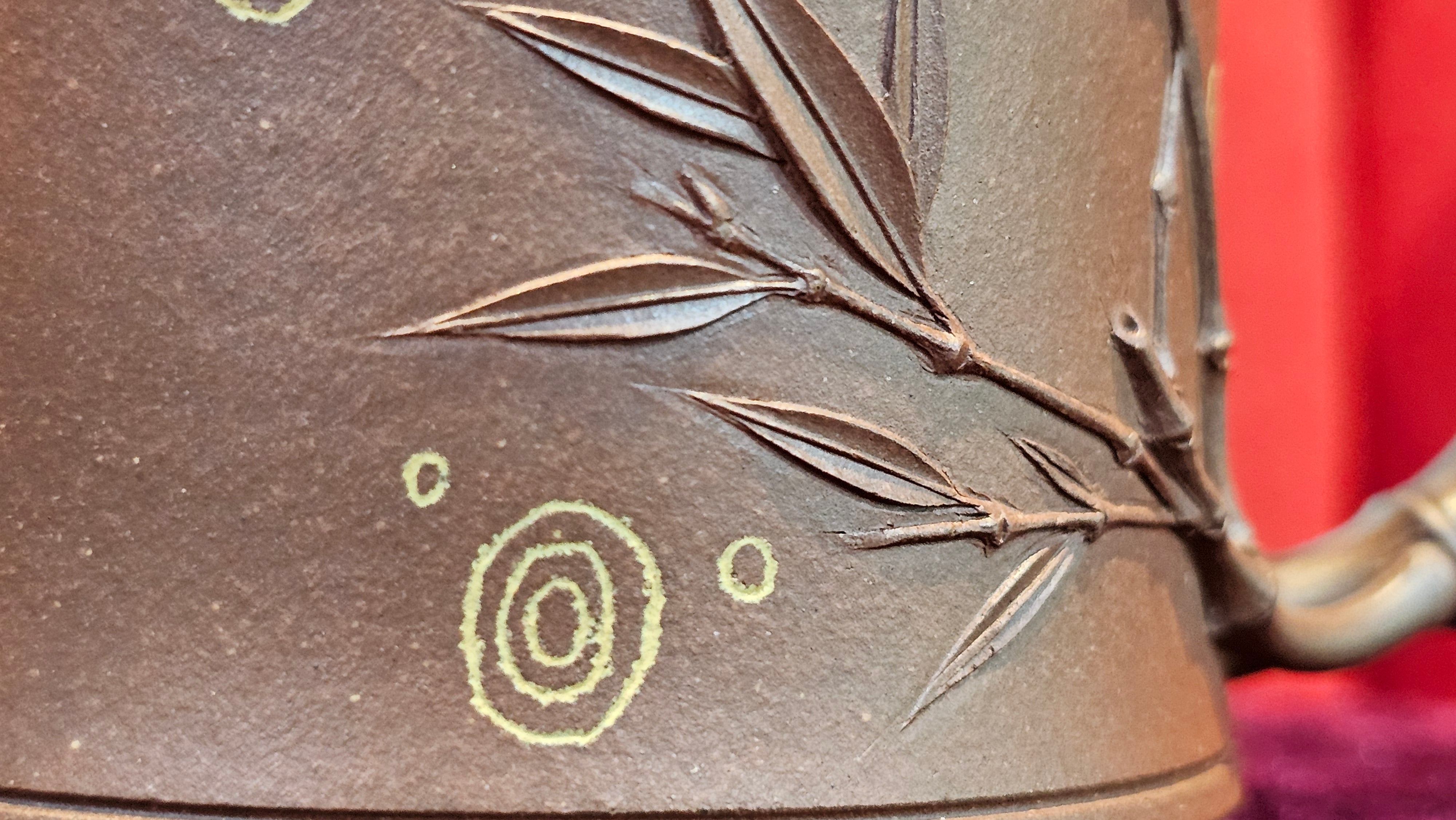 《湘妃竹段》"Xiang Fei Zhu Duan", 240.8ml, Di Cao Qing Zi Ni with Duan Ni Clay embellishments for the characteristic "Xiang Fei Bamboo" Patterns, by L4 Assoc Master Yu Chun Lei 俞春雷 ~ !Congratulations to Mr T.N., 1647hrs 3rd Aug 2025, Mississauga! Canada🇨🇦.