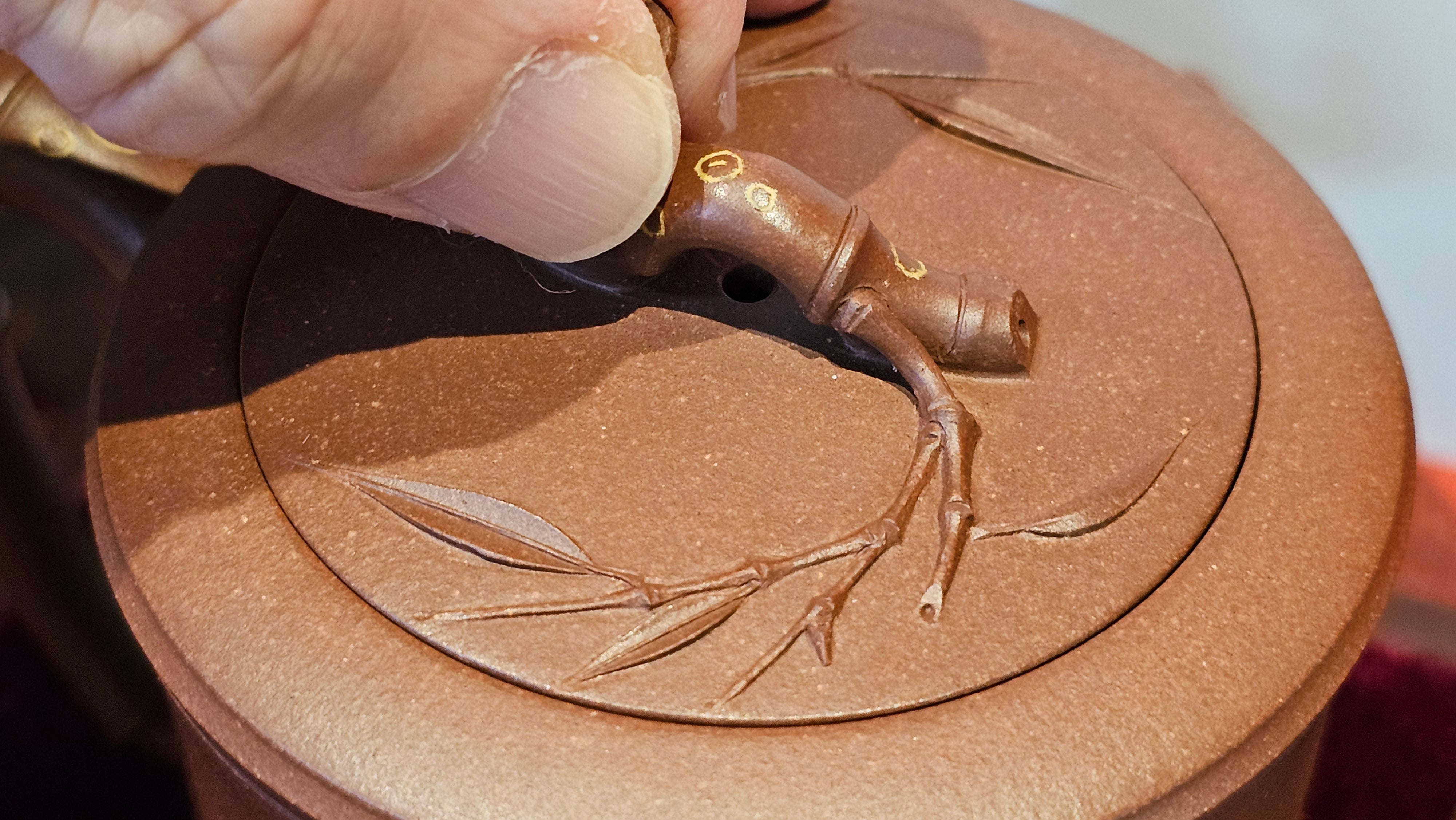 《湘妃竹段》"Xiang Fei Zhu Duan", 240.8ml, Di Cao Qing Zi Ni with Duan Ni Clay embellishments for the characteristic "Xiang Fei Bamboo" Patterns, by L4 Assoc Master Yu Chun Lei 俞春雷 ~ !Congratulations to Mr T.N., 1647hrs 3rd Aug 2025, Mississauga! Canada🇨🇦.