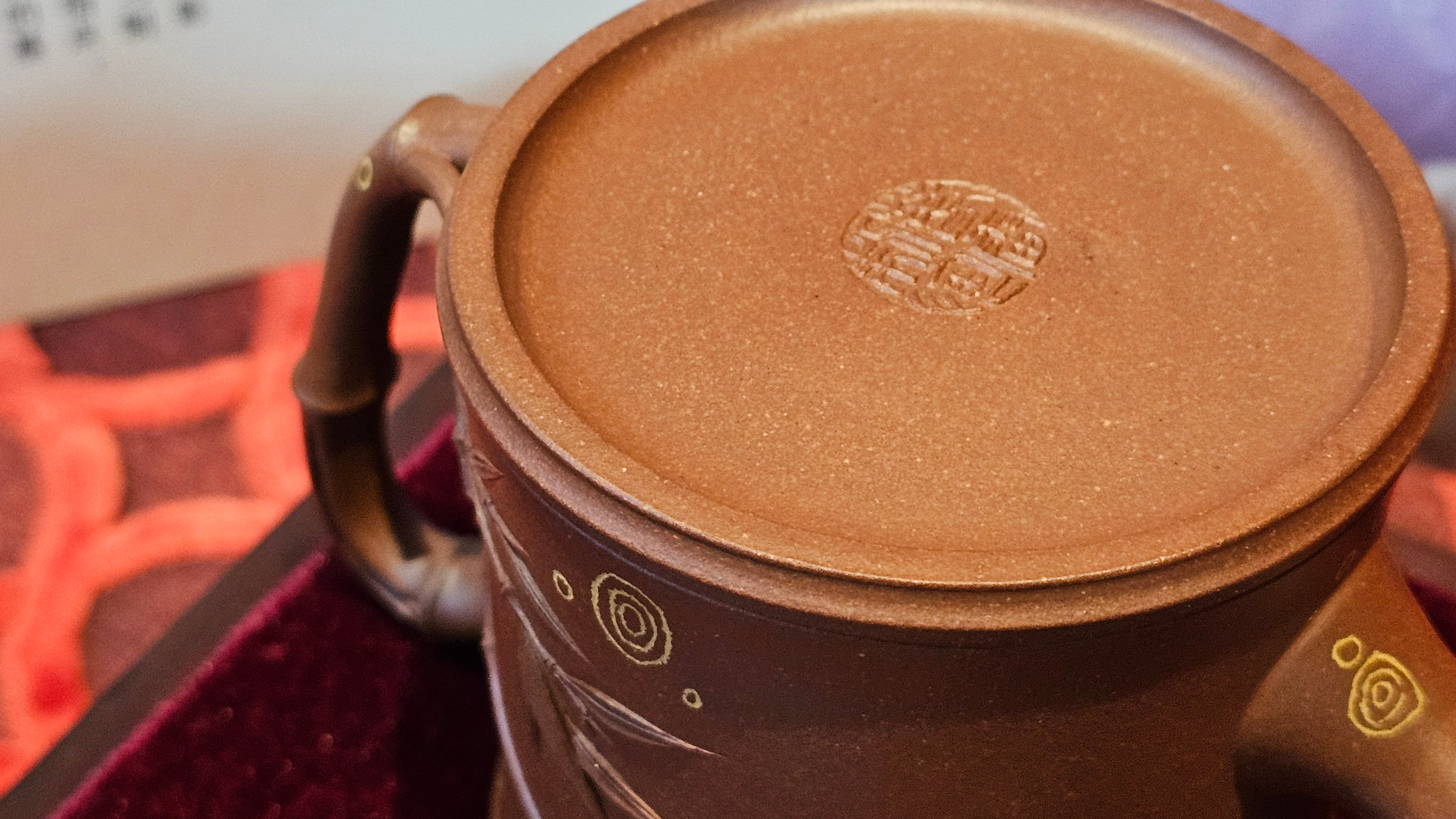 《湘妃竹段》"Xiang Fei Zhu Duan", 240.8ml, Di Cao Qing Zi Ni with Duan Ni Clay embellishments for the characteristic "Xiang Fei Bamboo" Patterns, by L4 Assoc Master Yu Chun Lei 俞春雷 ~ !Congratulations to Mr T.N., 1647hrs 3rd Aug 2025, Mississauga! Canada🇨🇦.