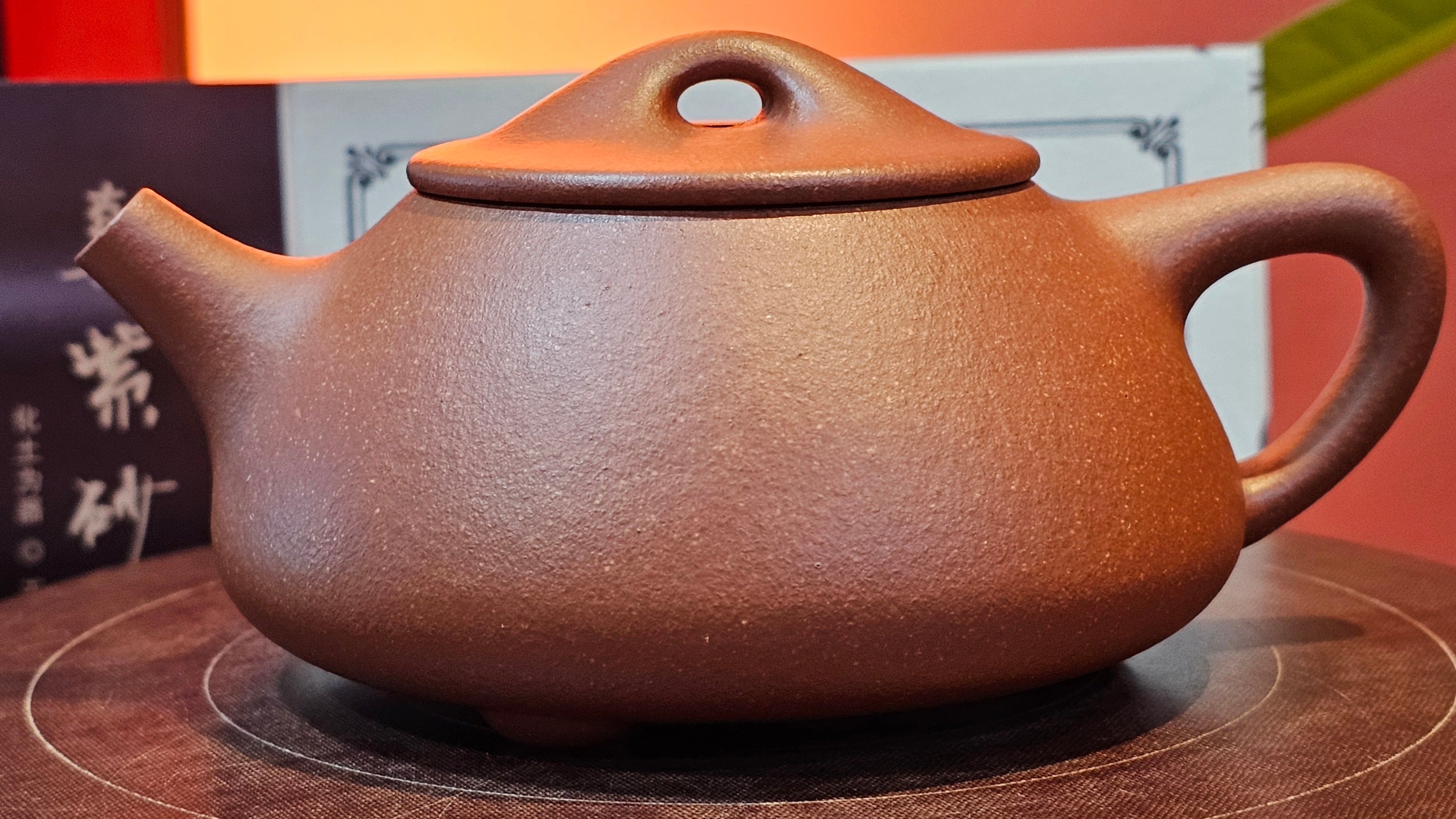 Jing Zhou Shi Piao 景舟石瓢, 239.8ml, Hong Jiang Po Ni 红降坡泥, by Craftsman Chen Gui Zhi 陈桂枝。(Red JiangPoNi is rarer than Yellow JiangPoNi, XiaoMeiYao ZhuNi & ZhaoZhuang ZhuNi) ~!Congratulations to Ms K.C.! 1549hrs 30th August 2025, Ontario, Canada🇨🇦!