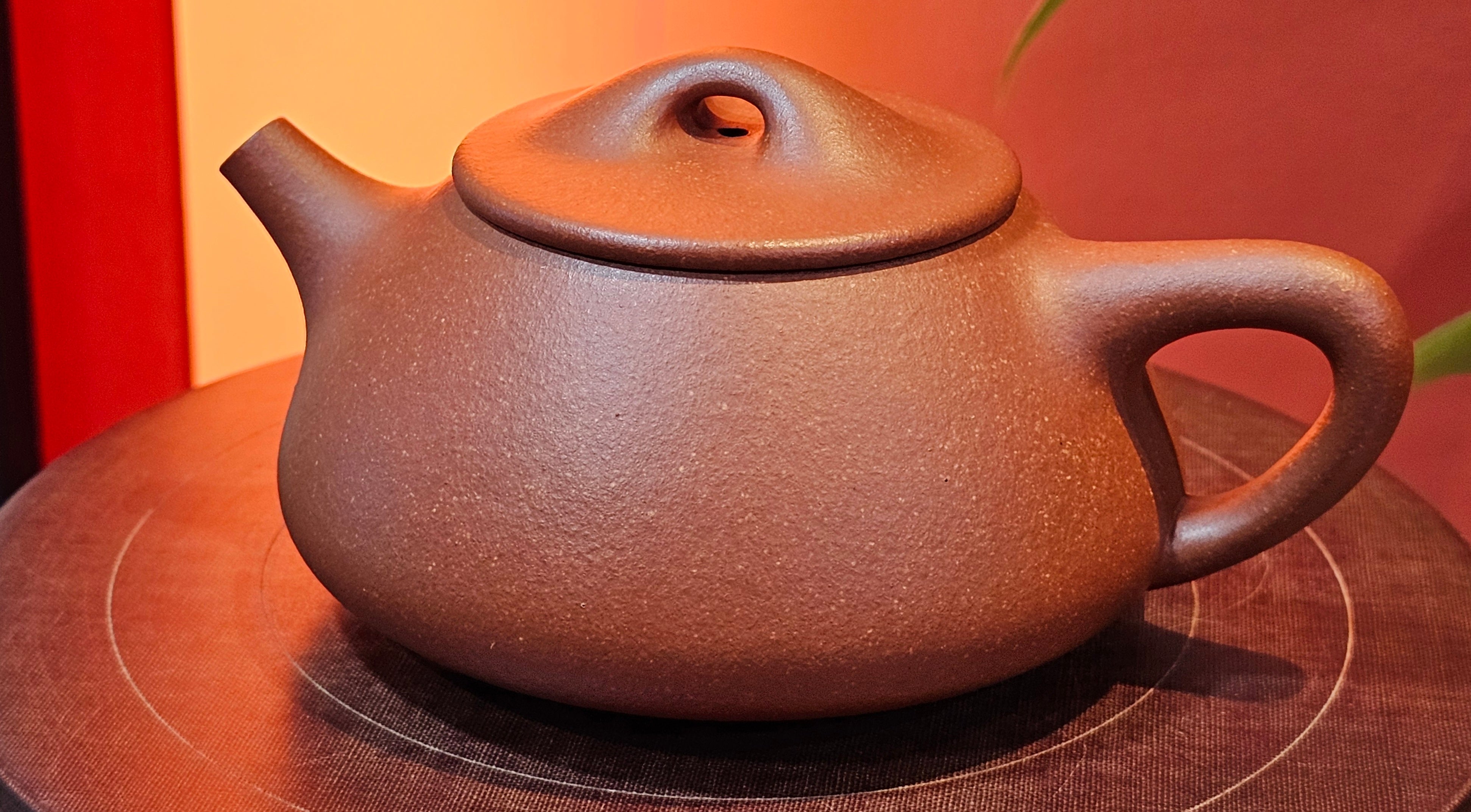 Jing Zhou Shi Piao 景舟石瓢, 239.8ml, Hong Jiang Po Ni 红降坡泥, by Craftsman Chen Gui Zhi 陈桂枝。(Red JiangPoNi is rarer than Yellow JiangPoNi, XiaoMeiYao ZhuNi & ZhaoZhuang ZhuNi) ~!Congratulations to Ms K.C.! 1549hrs 30th August 2025, Ontario, Canada🇨🇦!