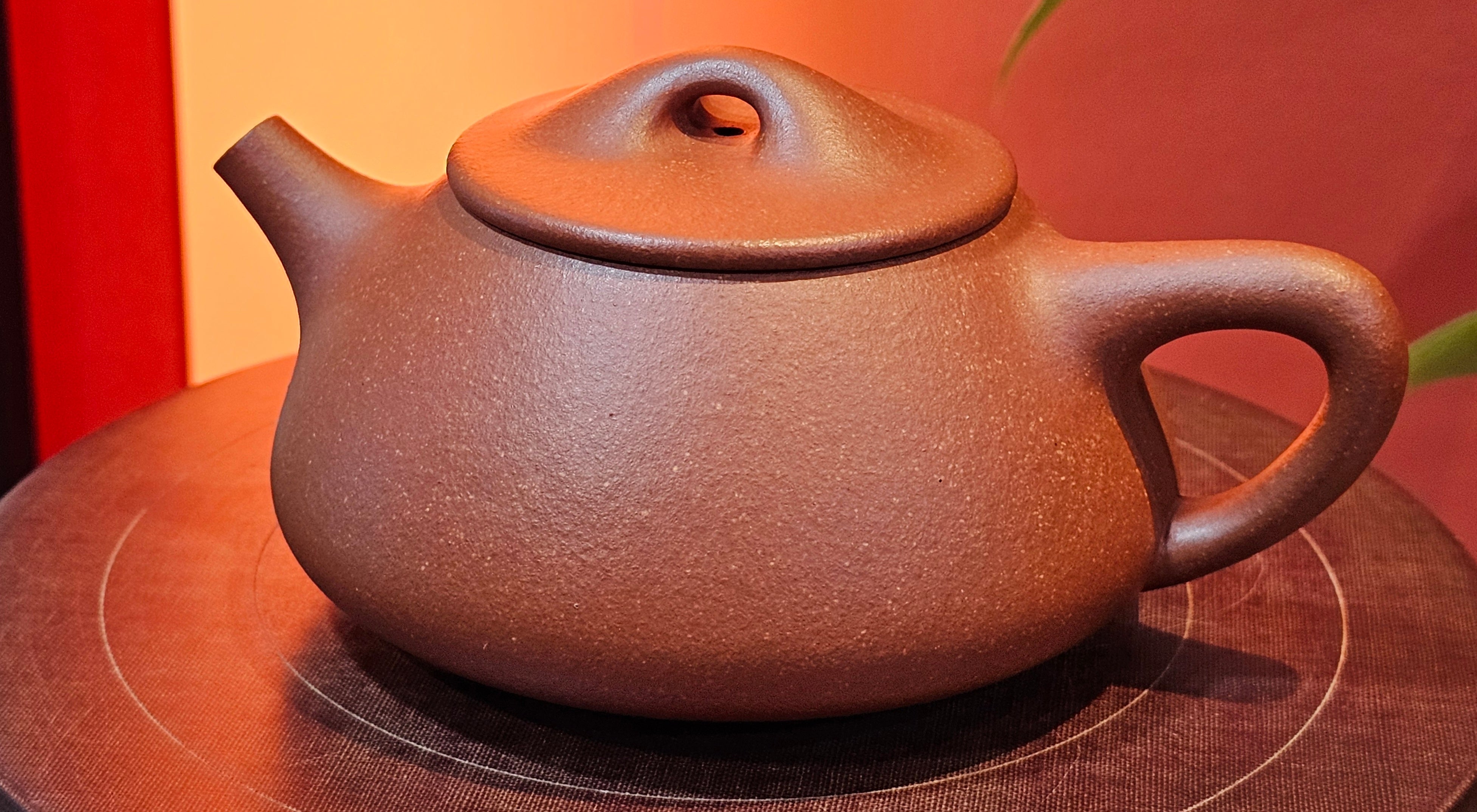 Jing Zhou Shi Piao 景舟石瓢, 239.8ml, Hong Jiang Po Ni 红降坡泥, by Craftsman Chen Gui Zhi 陈桂枝。(Red JiangPoNi is rarer than Yellow JiangPoNi, XiaoMeiYao ZhuNi & ZhaoZhuang ZhuNi) ~!Congratulations to Ms K.C.! 1549hrs 30th August 2025, Ontario, Canada🇨🇦!